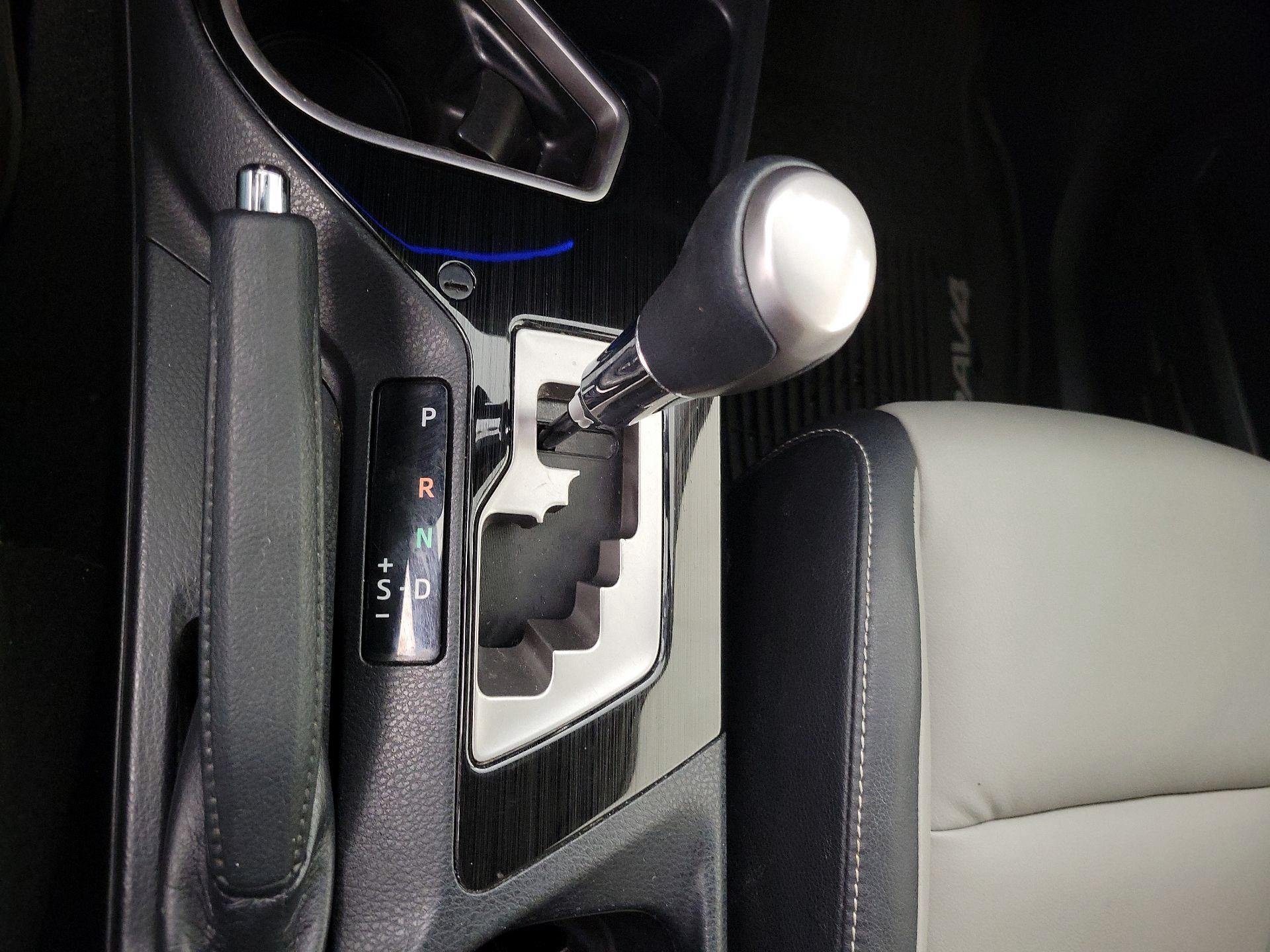 Thumbnail: 2018 Toyota RAV4 - 16
