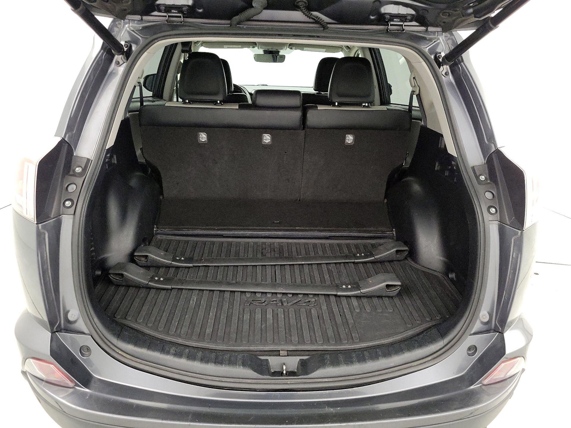 Thumbnail: 2018 Toyota RAV4 - 19