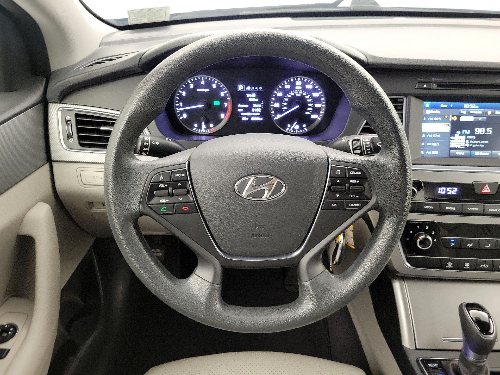 Thumbnail: 2017 Hyundai Sonata - 10