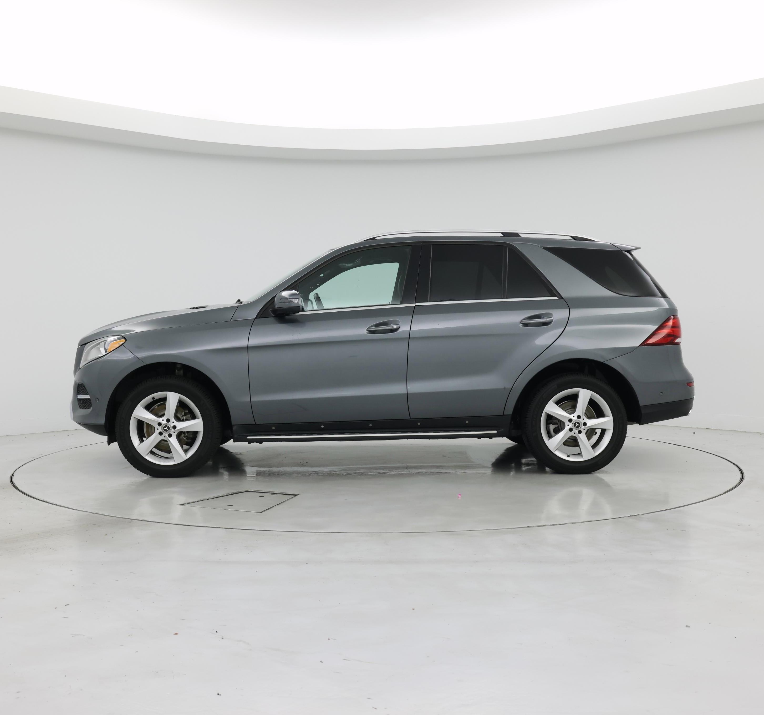 Thumbnail: 2017 Mercedes-Benz GLE - 3