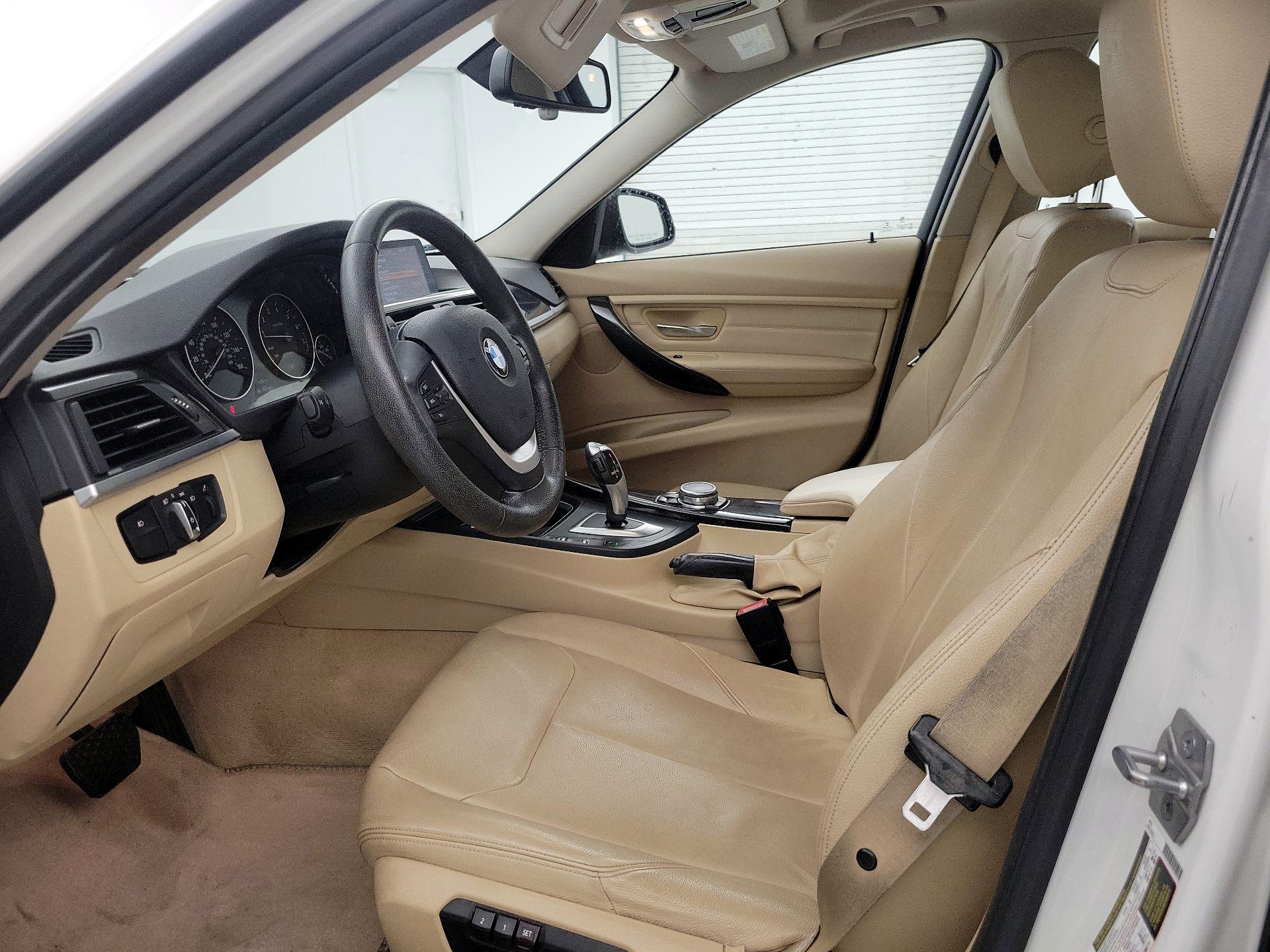 Thumbnail: 2015 BMW 3 Series - 11