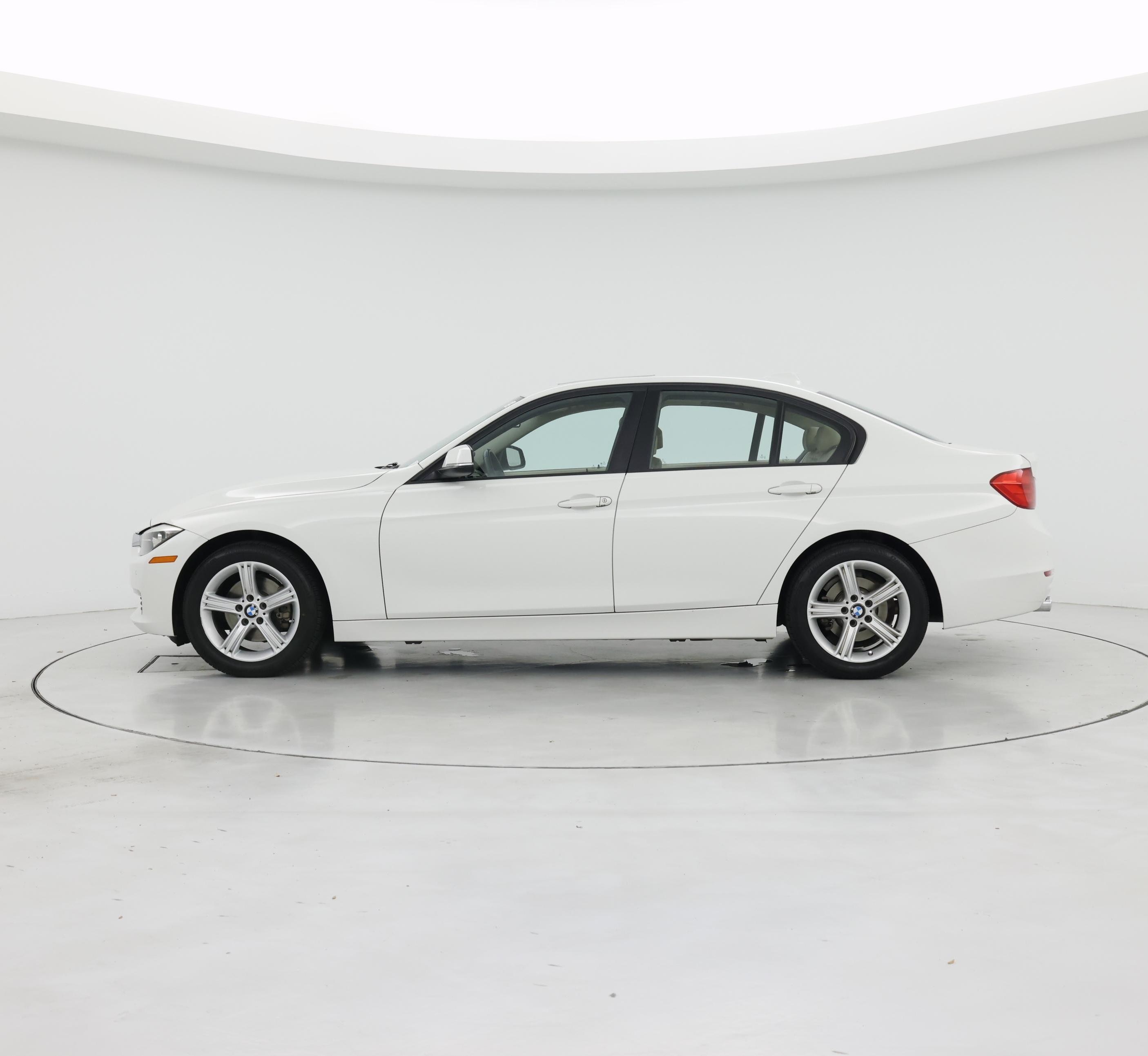 Thumbnail: 2015 BMW 3 Series - 3