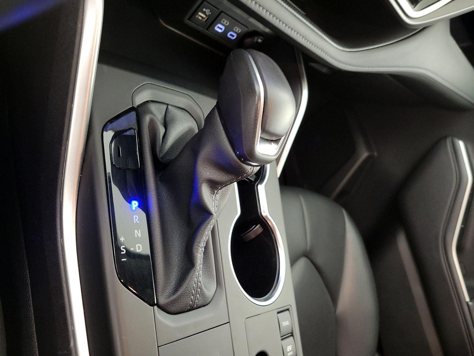 Thumbnail: 2024 Toyota Highlander - 16