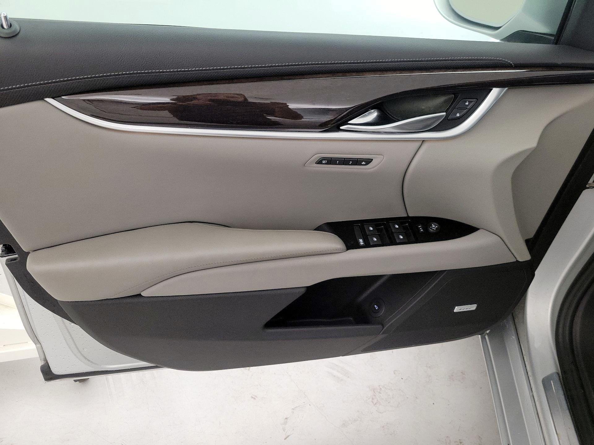 Thumbnail: 2017 Cadillac XTS - 12