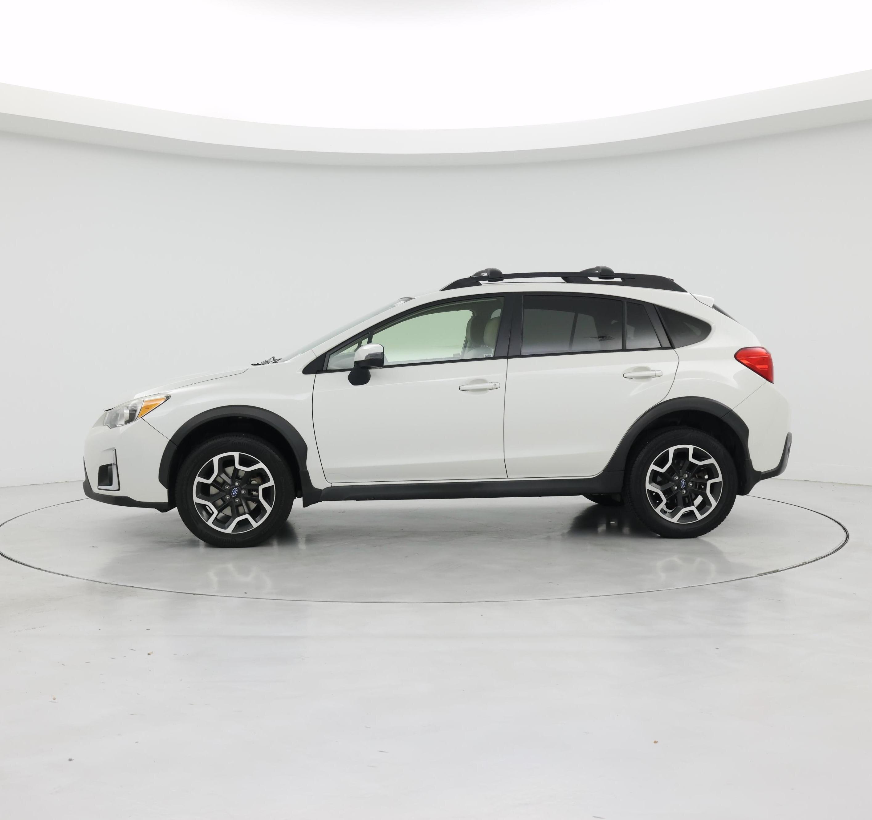 Thumbnail: 2017 Subaru Crosstrek - 3