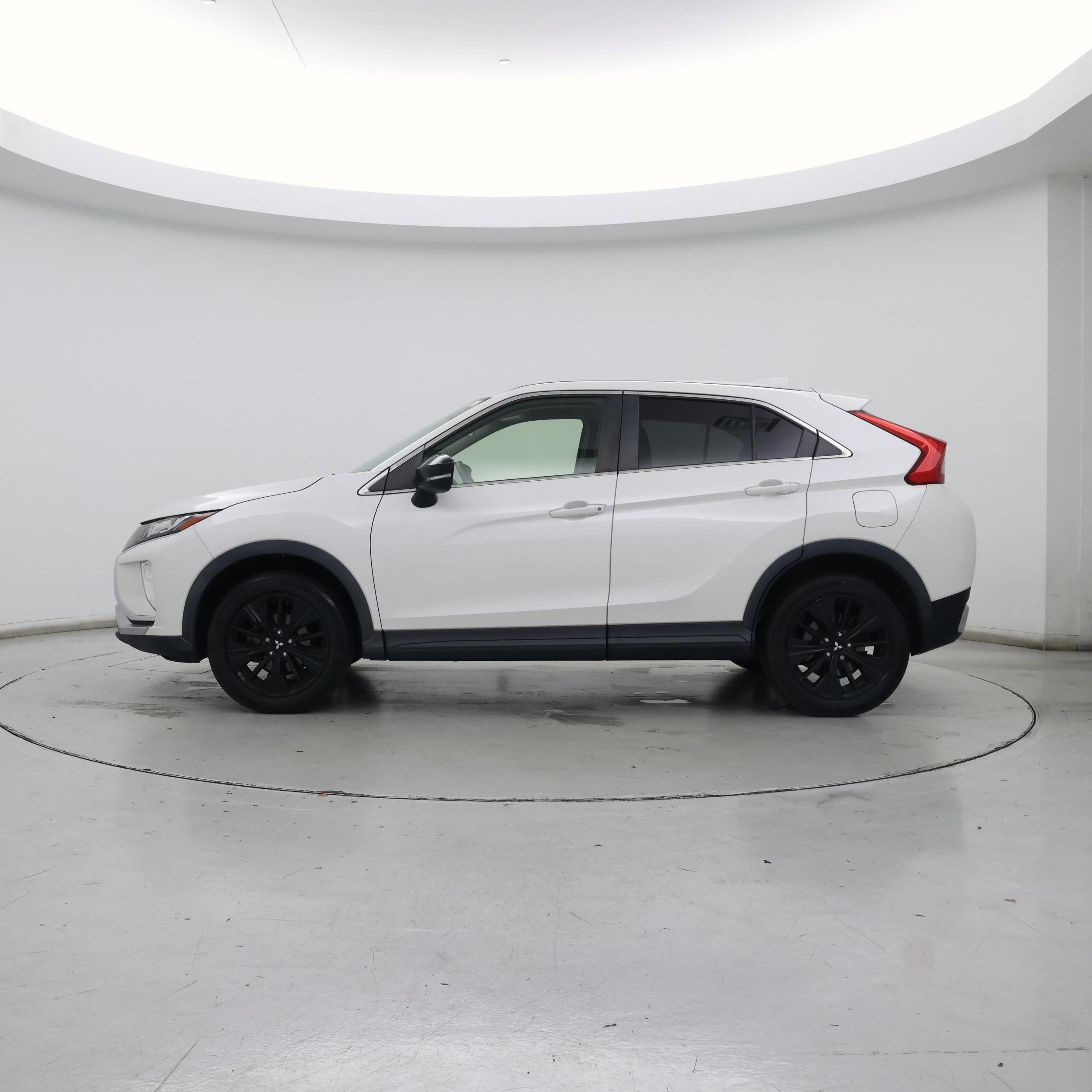 Thumbnail: 2019 Mitsubishi Eclipse Cross - 3