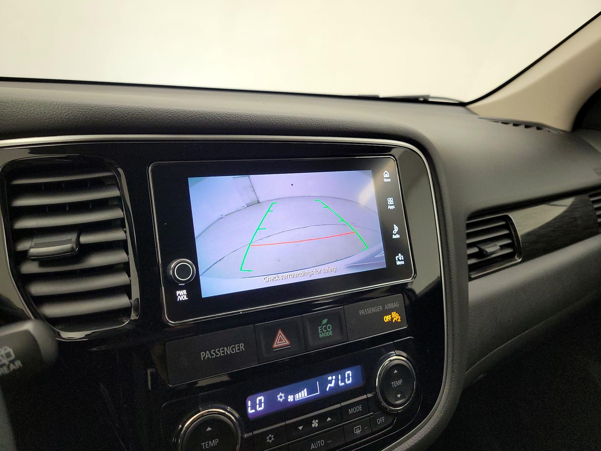 Thumbnail: 2017 Mitsubishi Outlander - 13