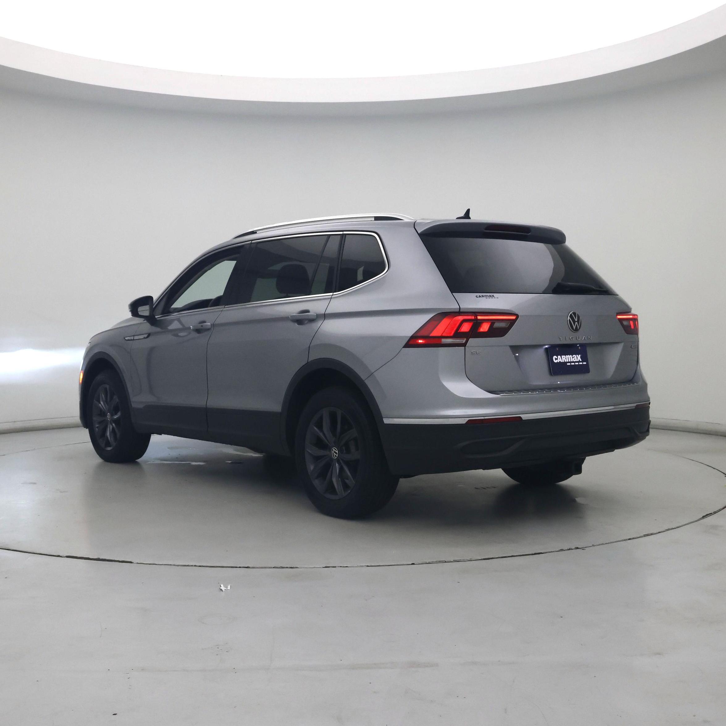 Thumbnail: 2022 Volkswagen Tiguan - 2