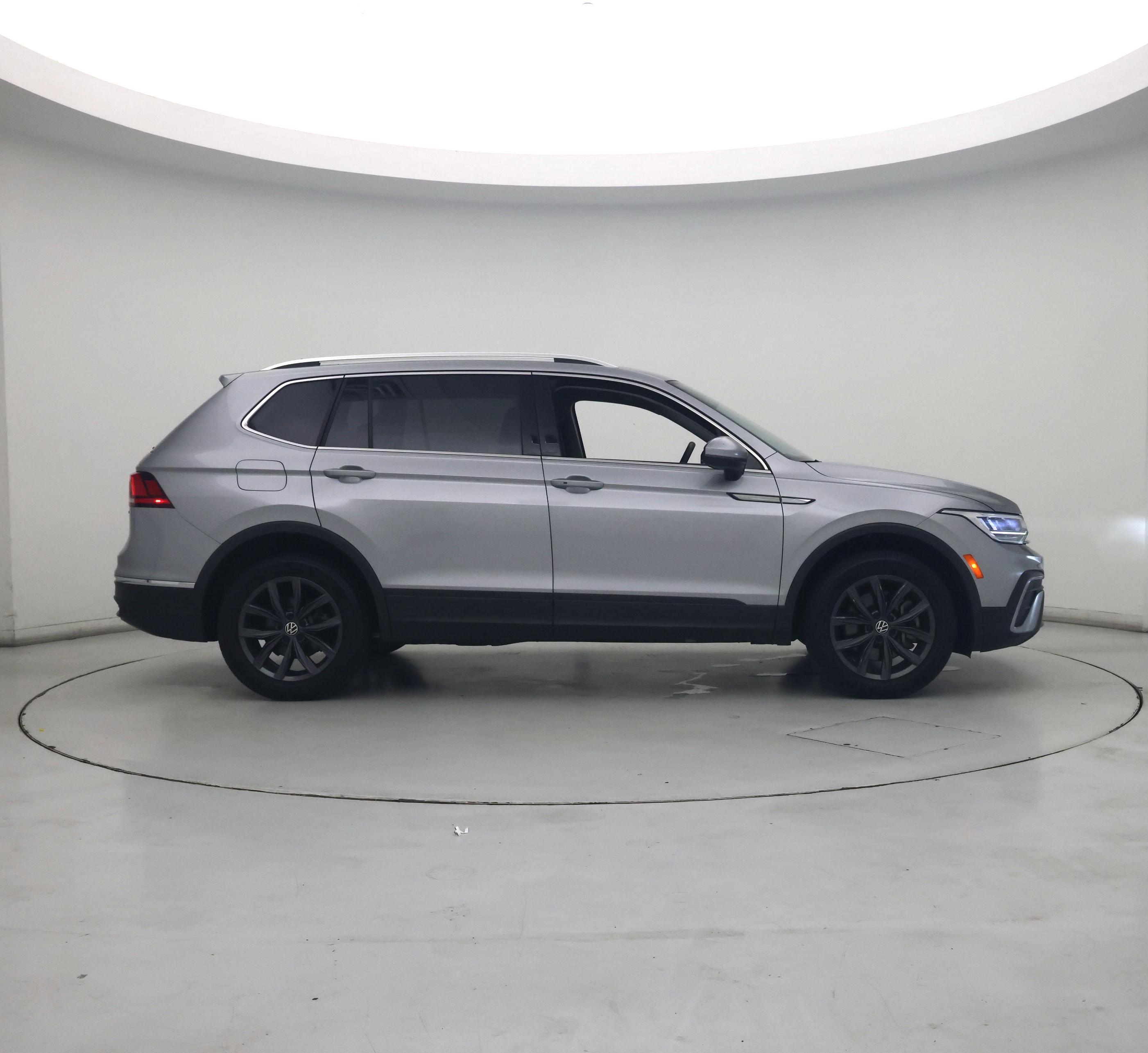 Thumbnail: 2022 Volkswagen Tiguan - 7