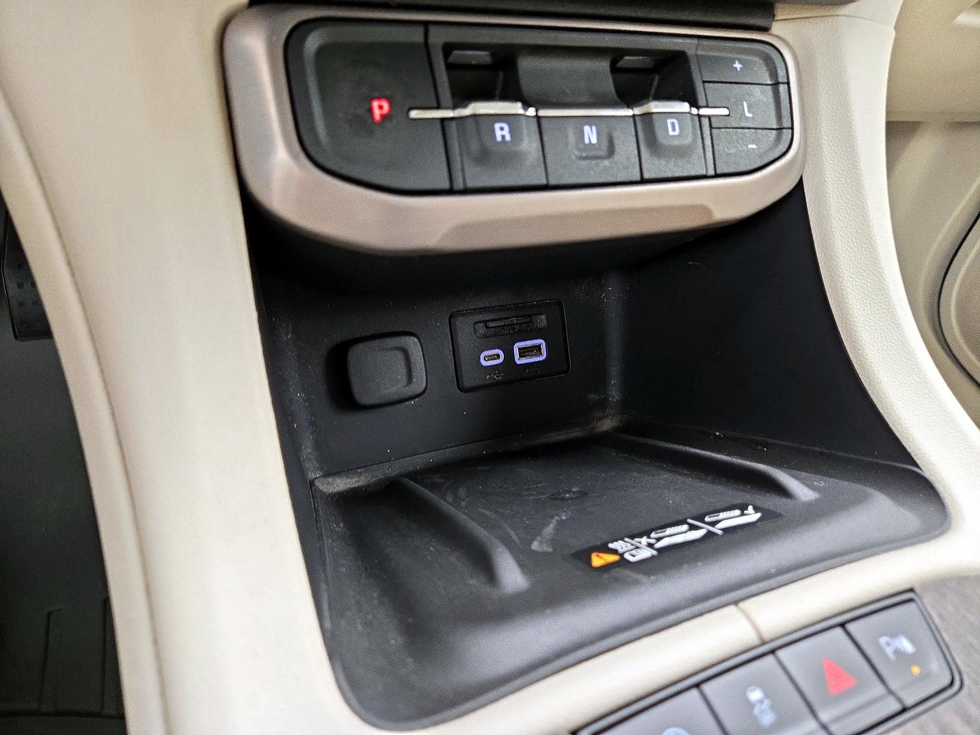 Thumbnail: 2021 GMC Acadia - 19