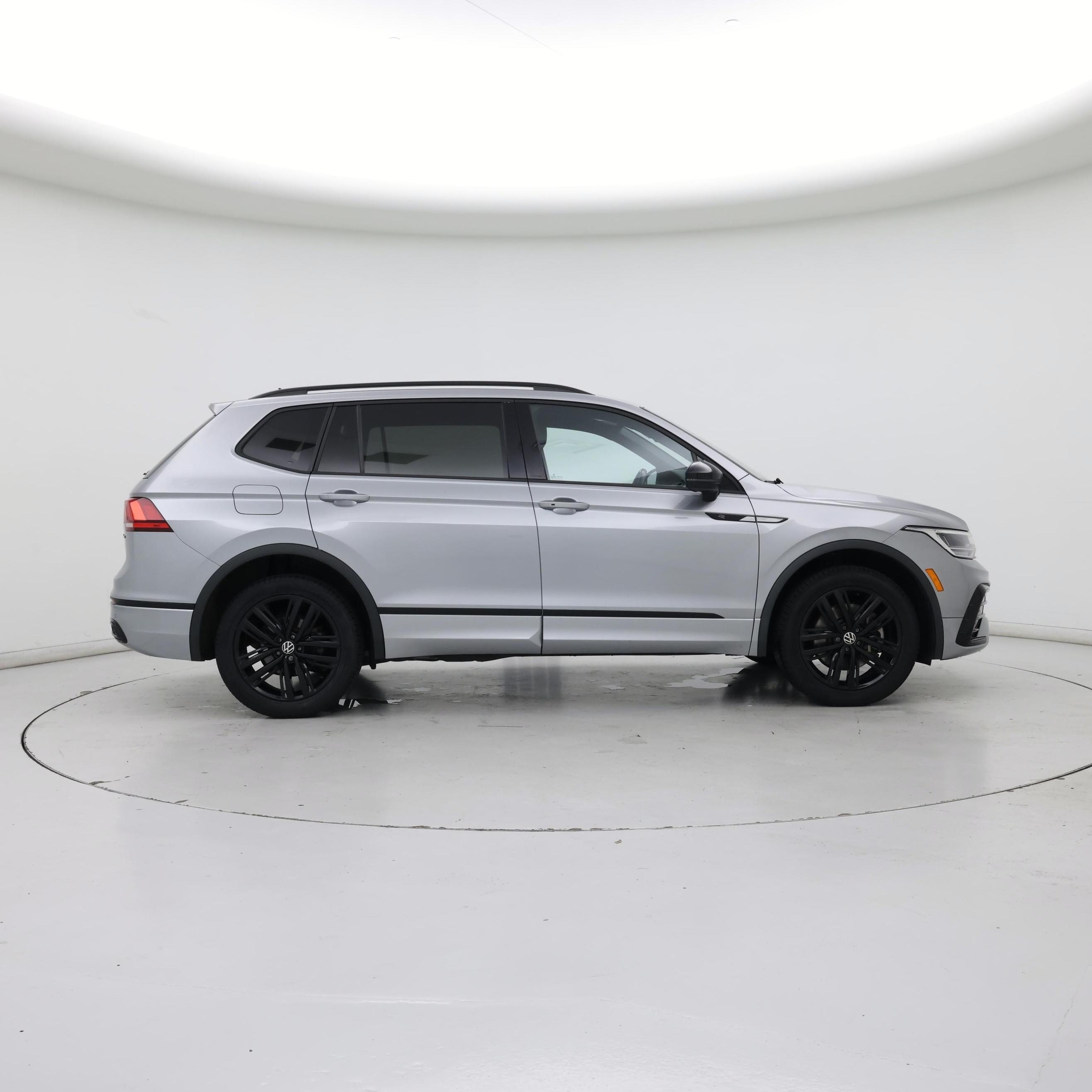Thumbnail: 2022 Volkswagen Tiguan - 7