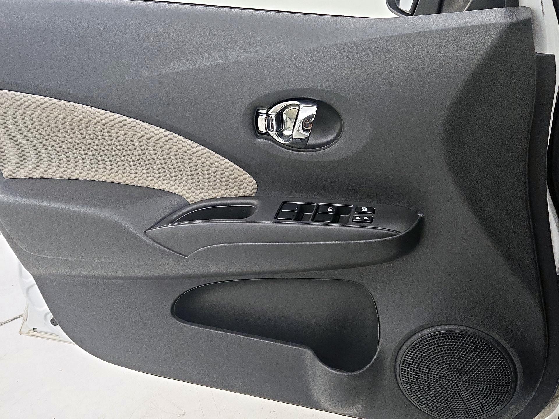 Thumbnail: 2014 Nissan Versa Note - 12