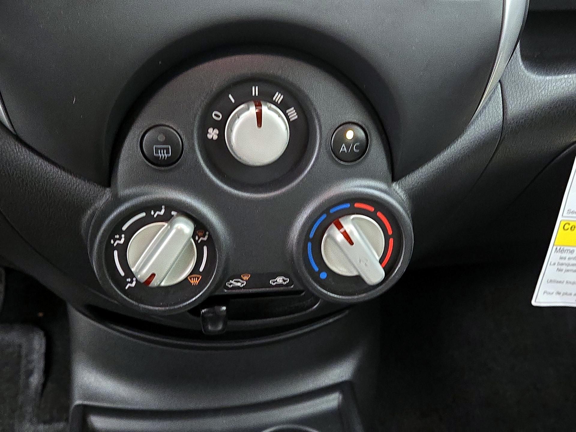Thumbnail: 2014 Nissan Versa Note - 15