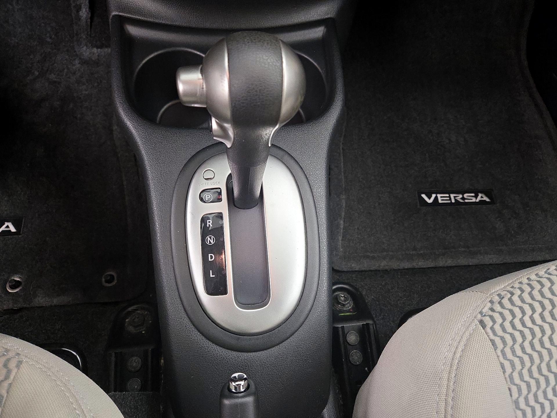 Thumbnail: 2014 Nissan Versa Note - 16