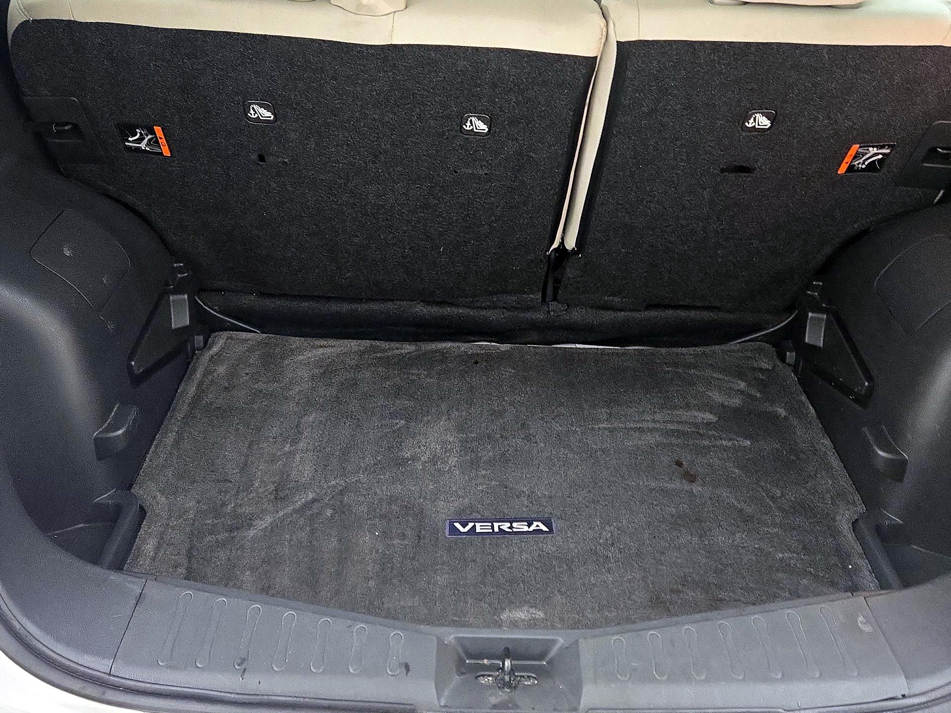 Thumbnail: 2014 Nissan Versa Note - 18