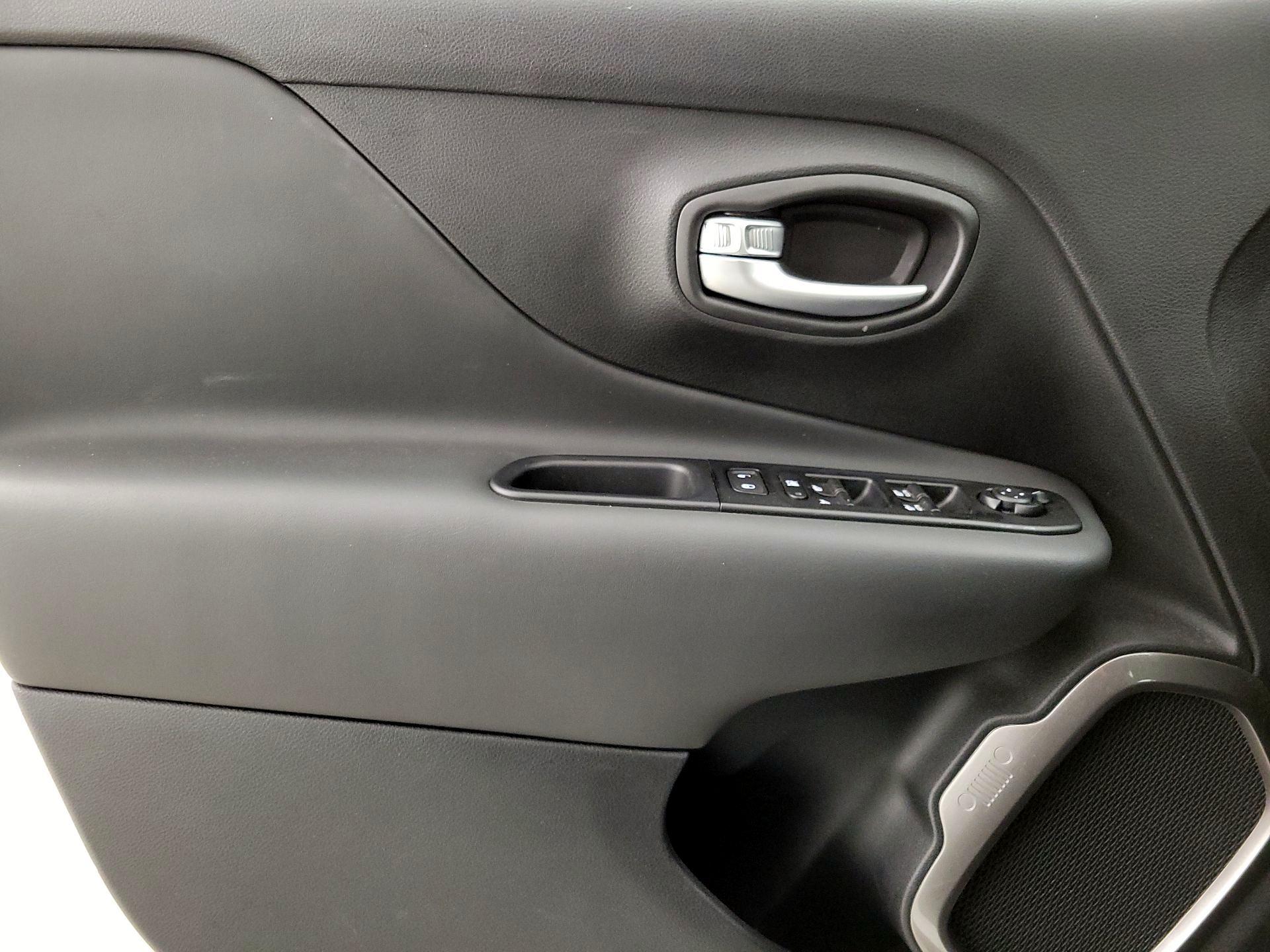 Thumbnail: 2021 Jeep Renegade - 12