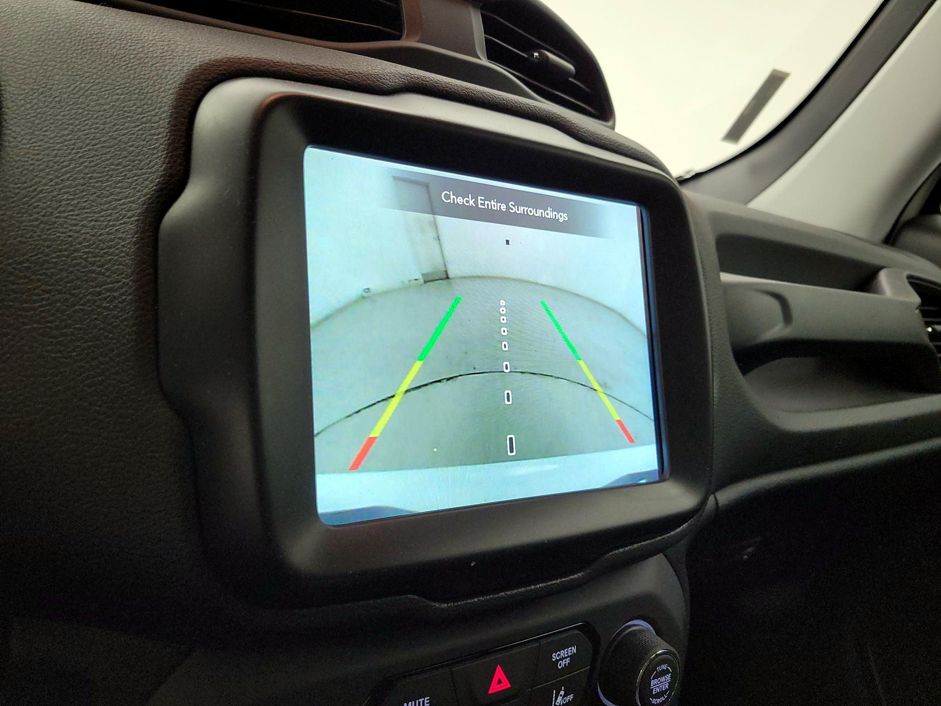 Thumbnail: 2021 Jeep Renegade - 15