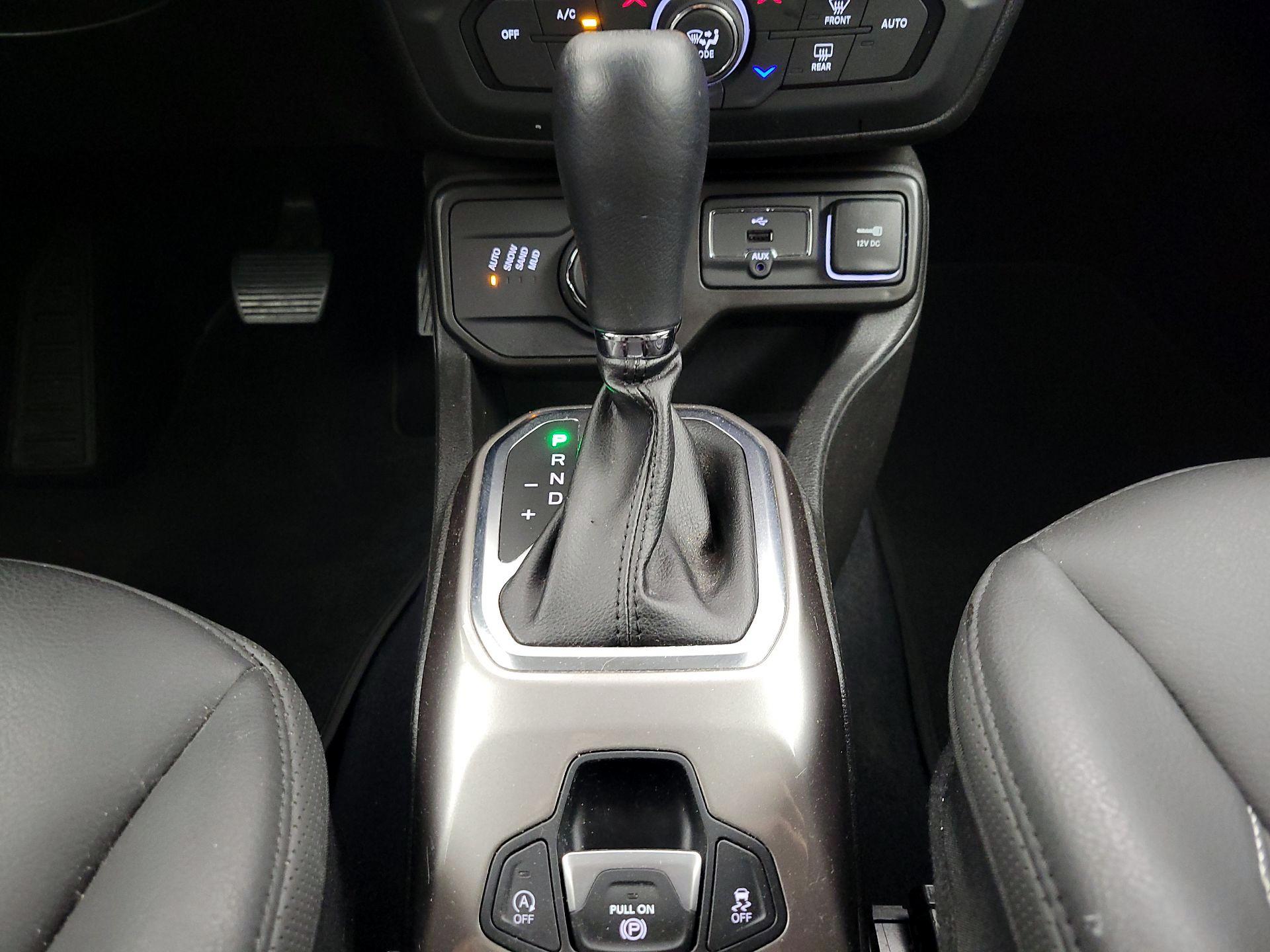 Thumbnail: 2021 Jeep Renegade - 18