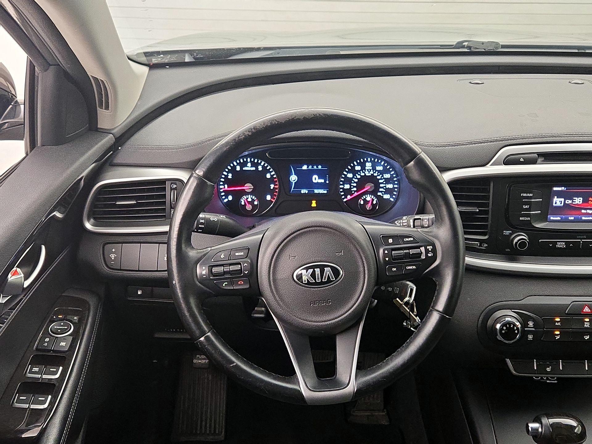 Thumbnail: 2016 Kia Sorento - 10