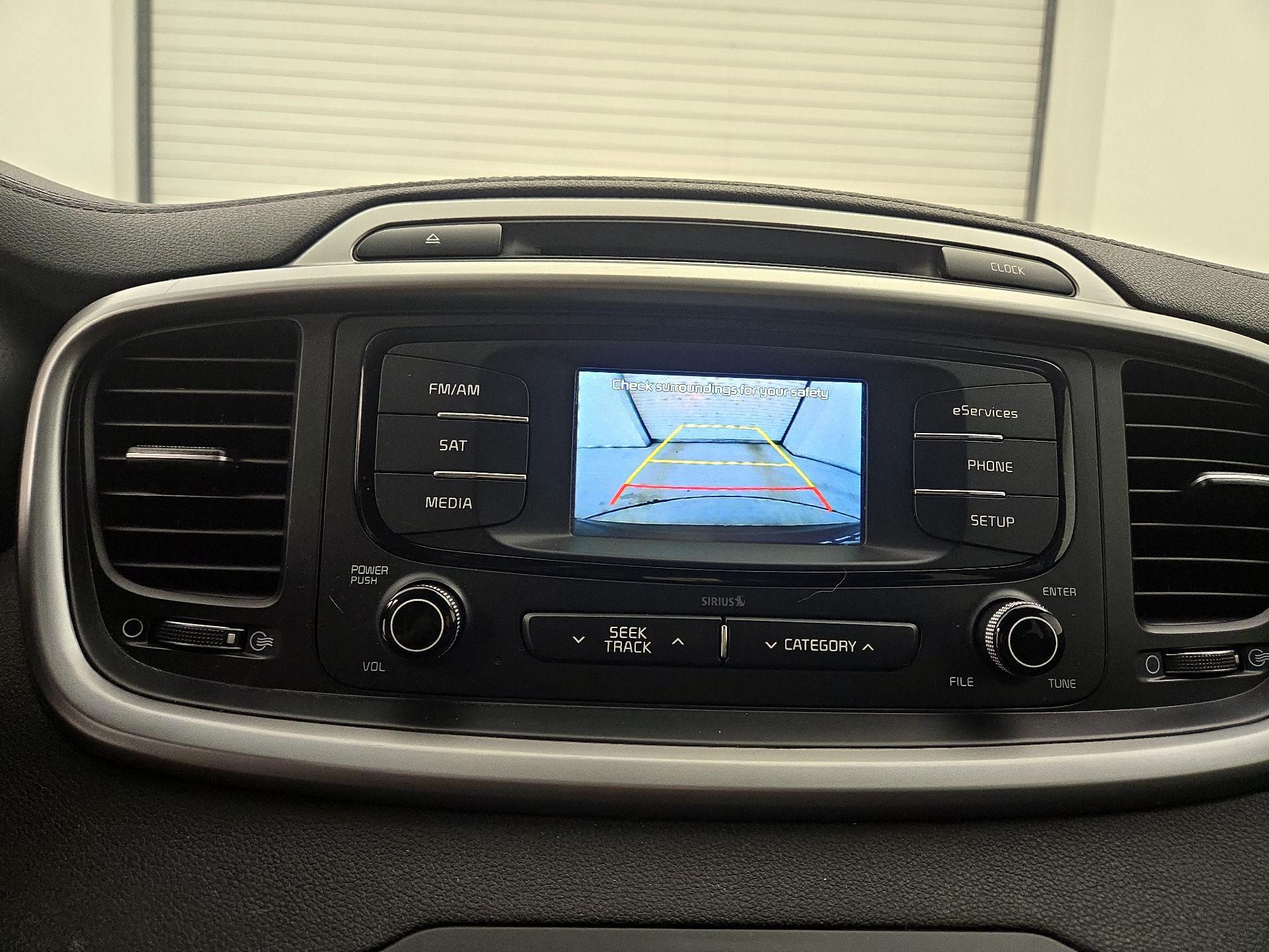 Thumbnail: 2016 Kia Sorento - 14
