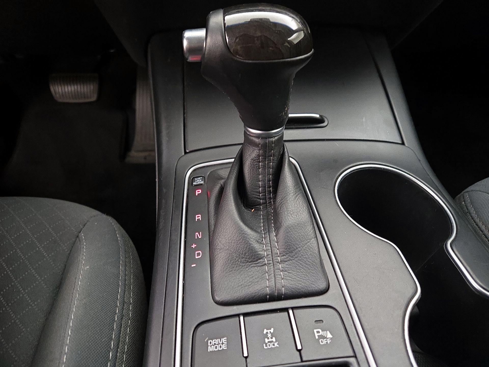 Thumbnail: 2016 Kia Sorento - 17