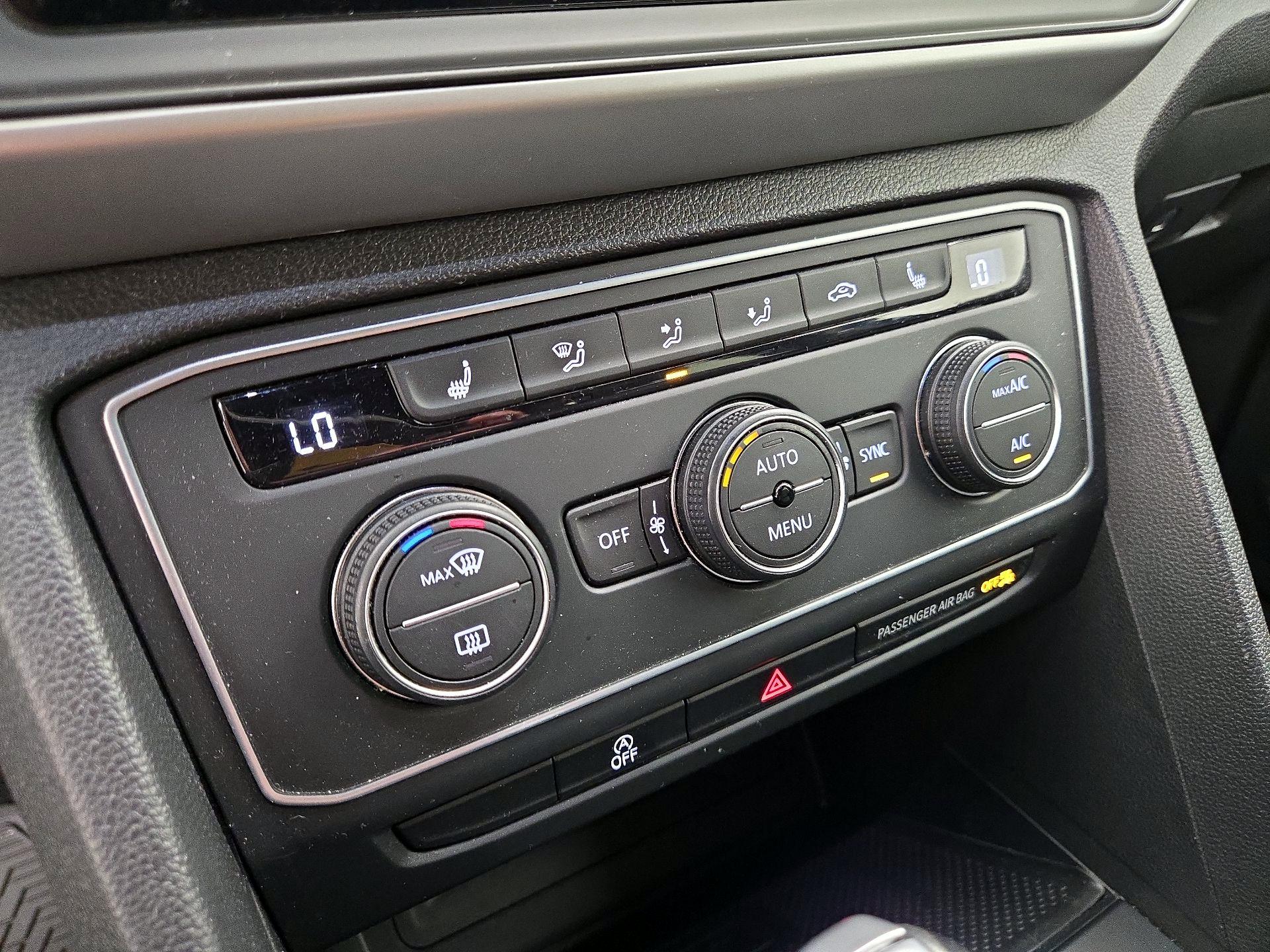 Thumbnail: 2021 Volkswagen Atlas - 16