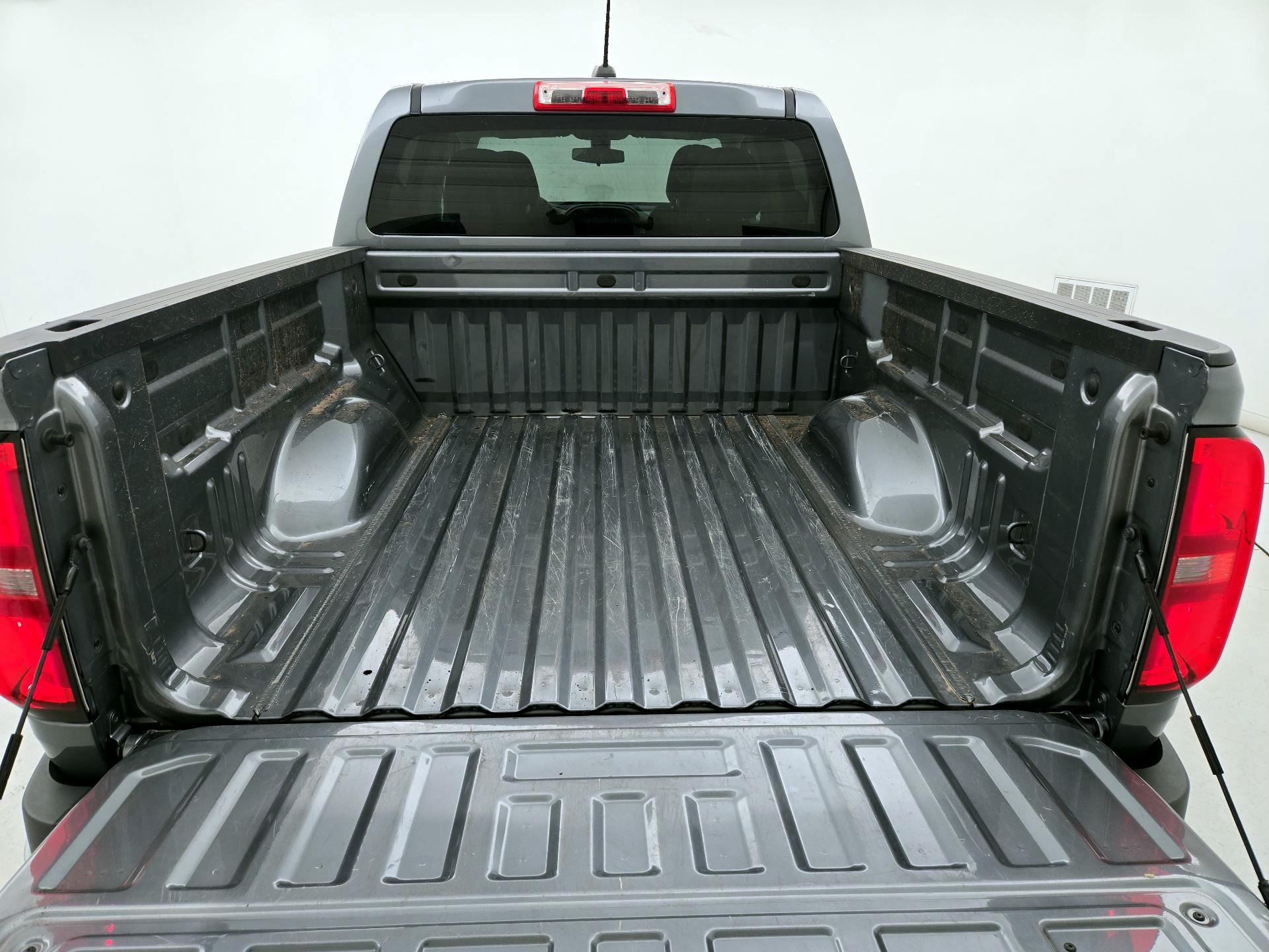 Thumbnail: 2022 Chevrolet Colorado - 20