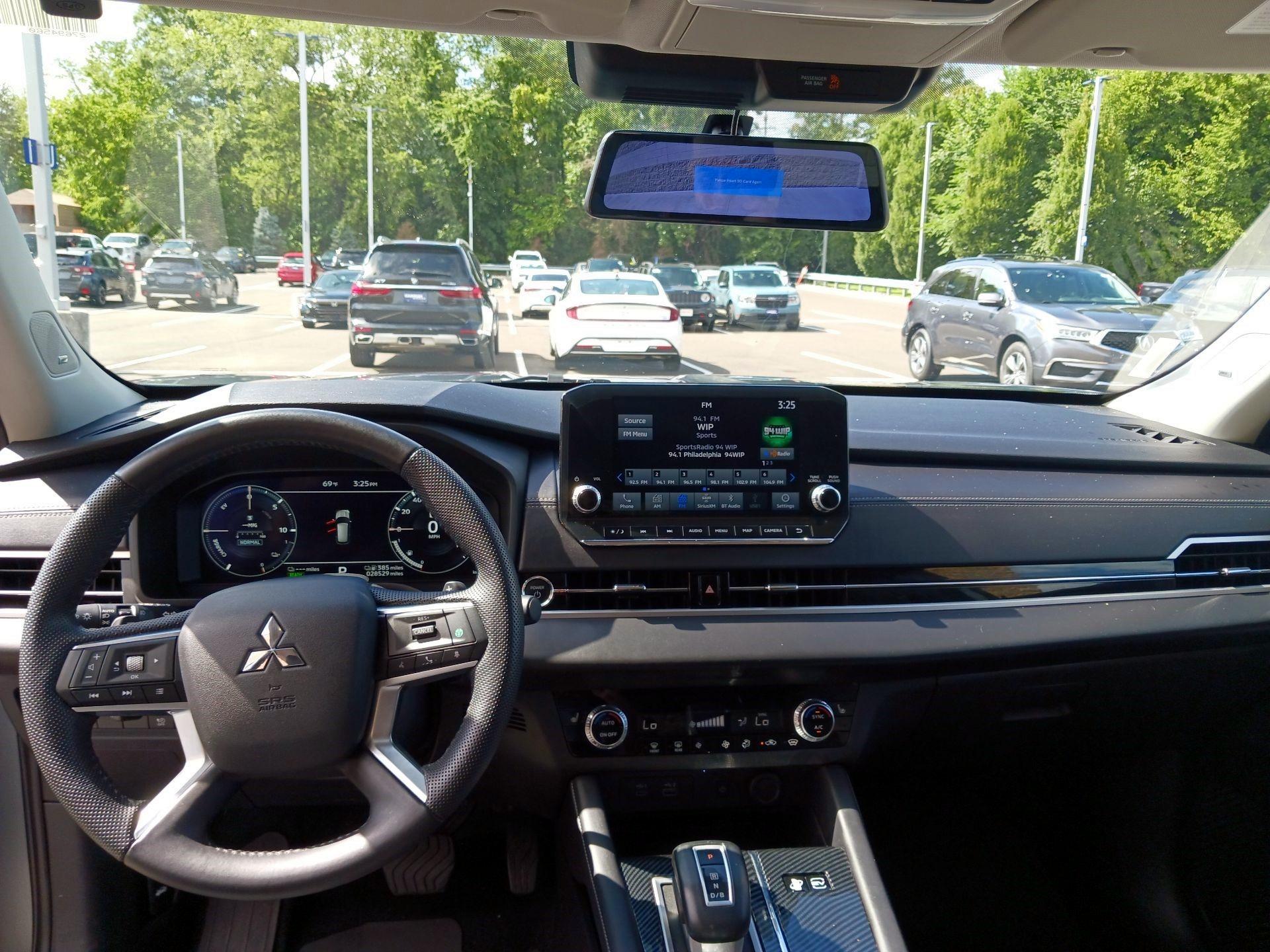 Thumbnail: 2023 Mitsubishi Outlander - 8