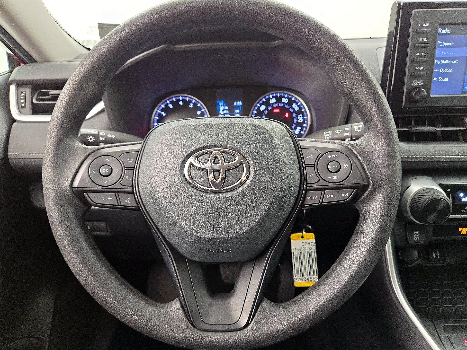 Thumbnail: 2019 Toyota RAV4 - 10