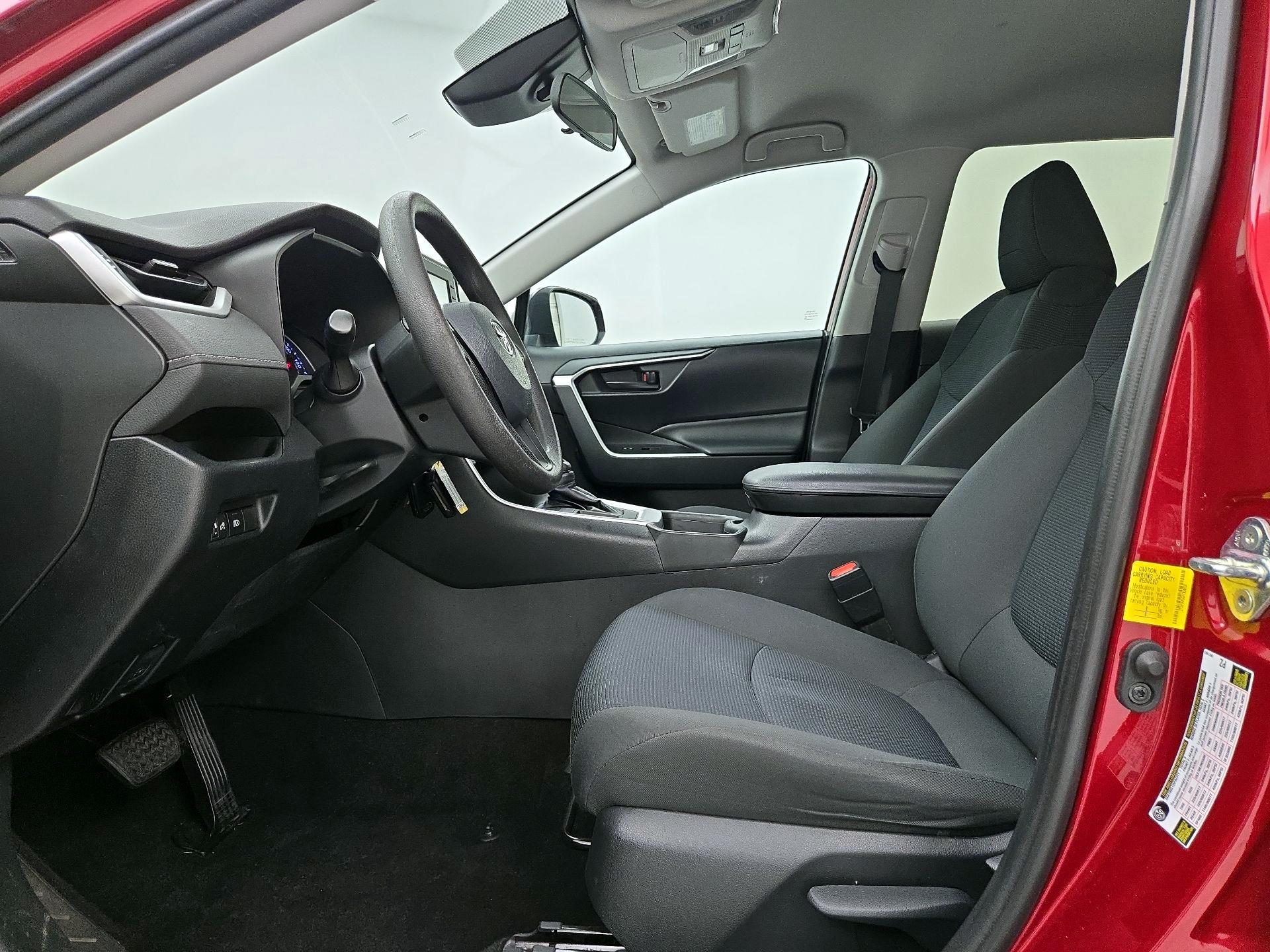 Thumbnail: 2019 Toyota RAV4 - 11