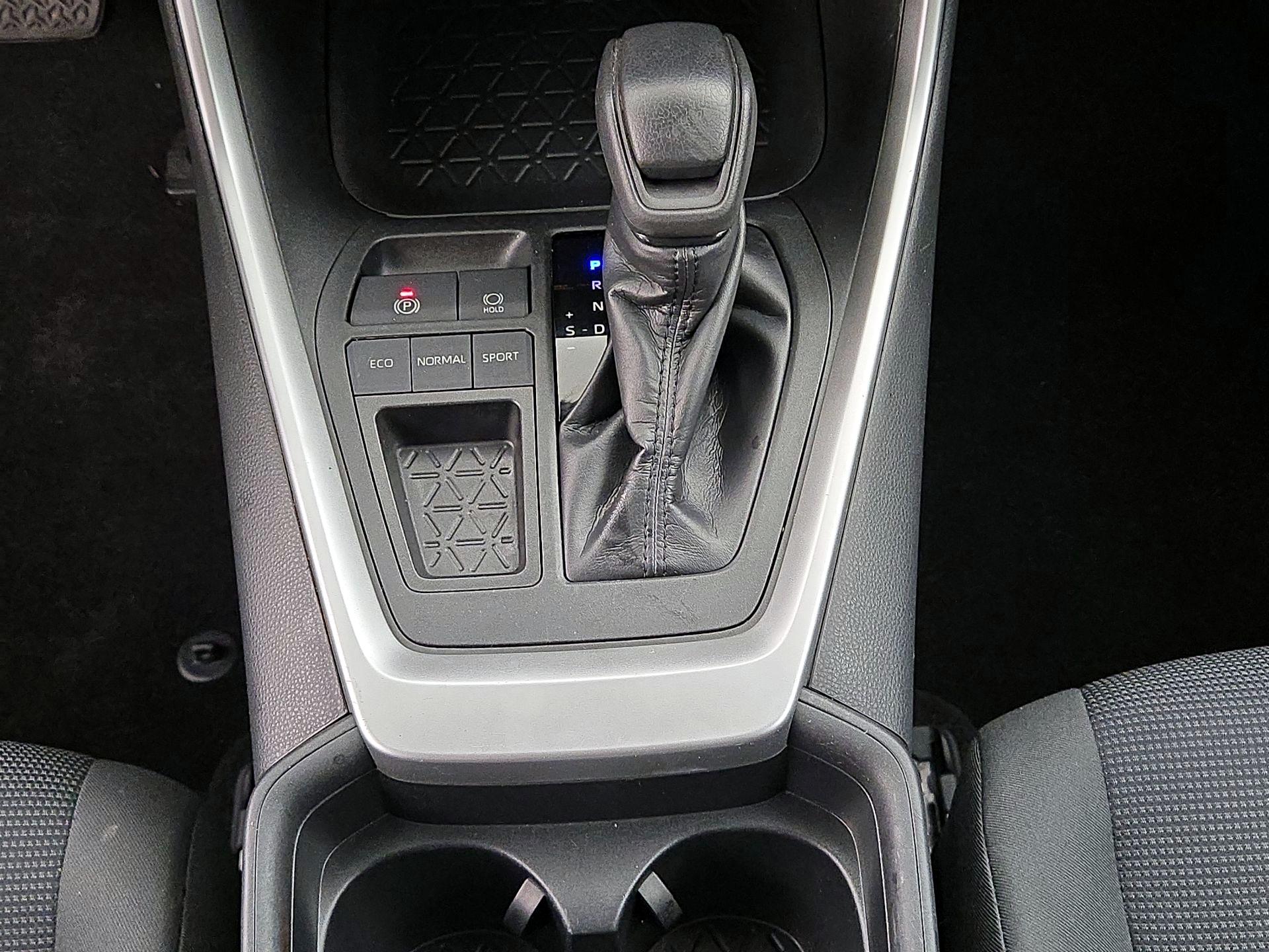 Thumbnail: 2019 Toyota RAV4 - 16