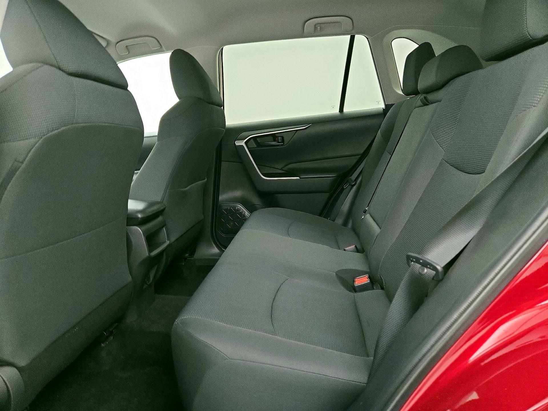 Thumbnail: 2019 Toyota RAV4 - 18