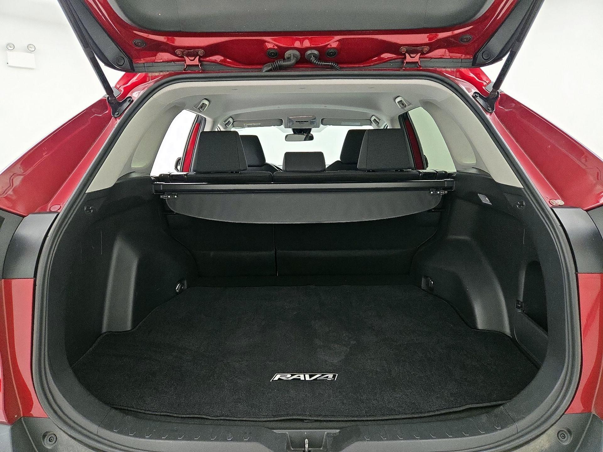 Thumbnail: 2019 Toyota RAV4 - 19