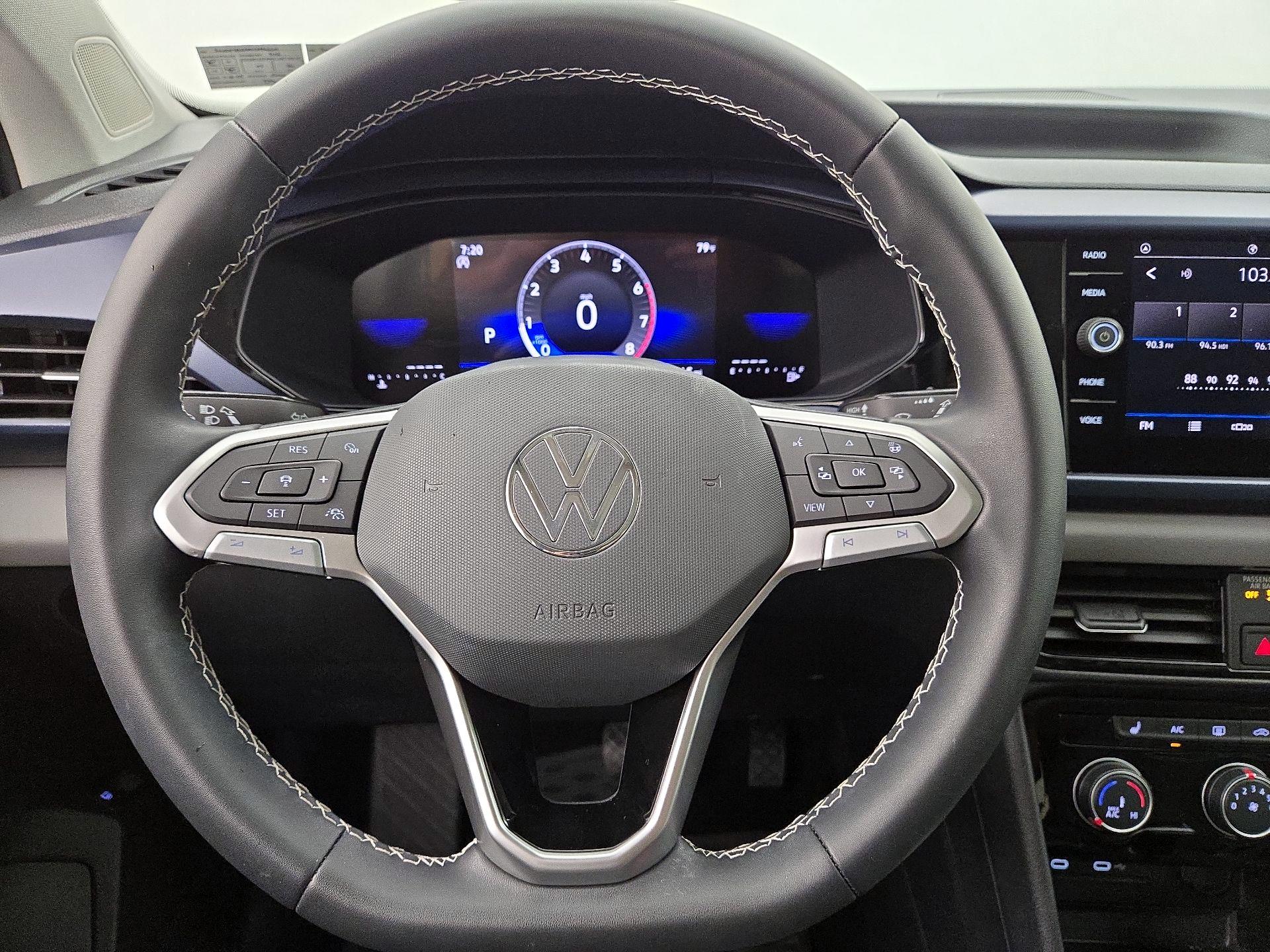 Thumbnail: 2023 Volkswagen Taos - 10