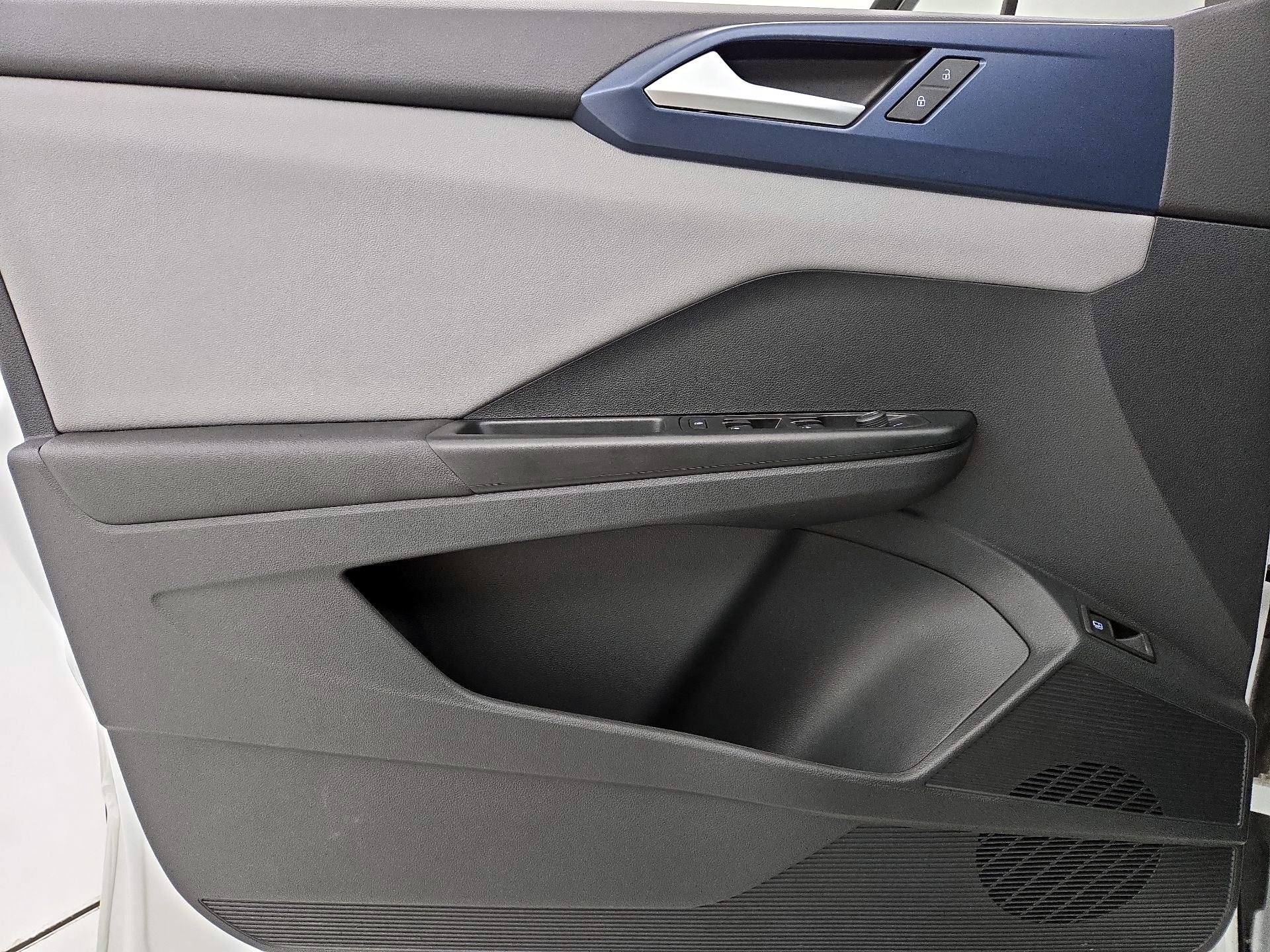 Thumbnail: 2023 Volkswagen Taos - 12