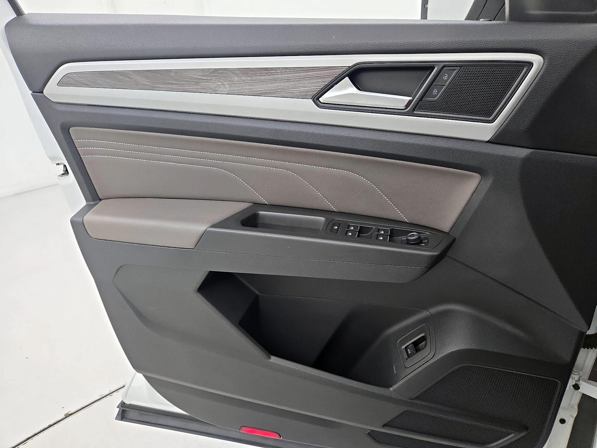 Thumbnail: 2023 Volkswagen Atlas - 12