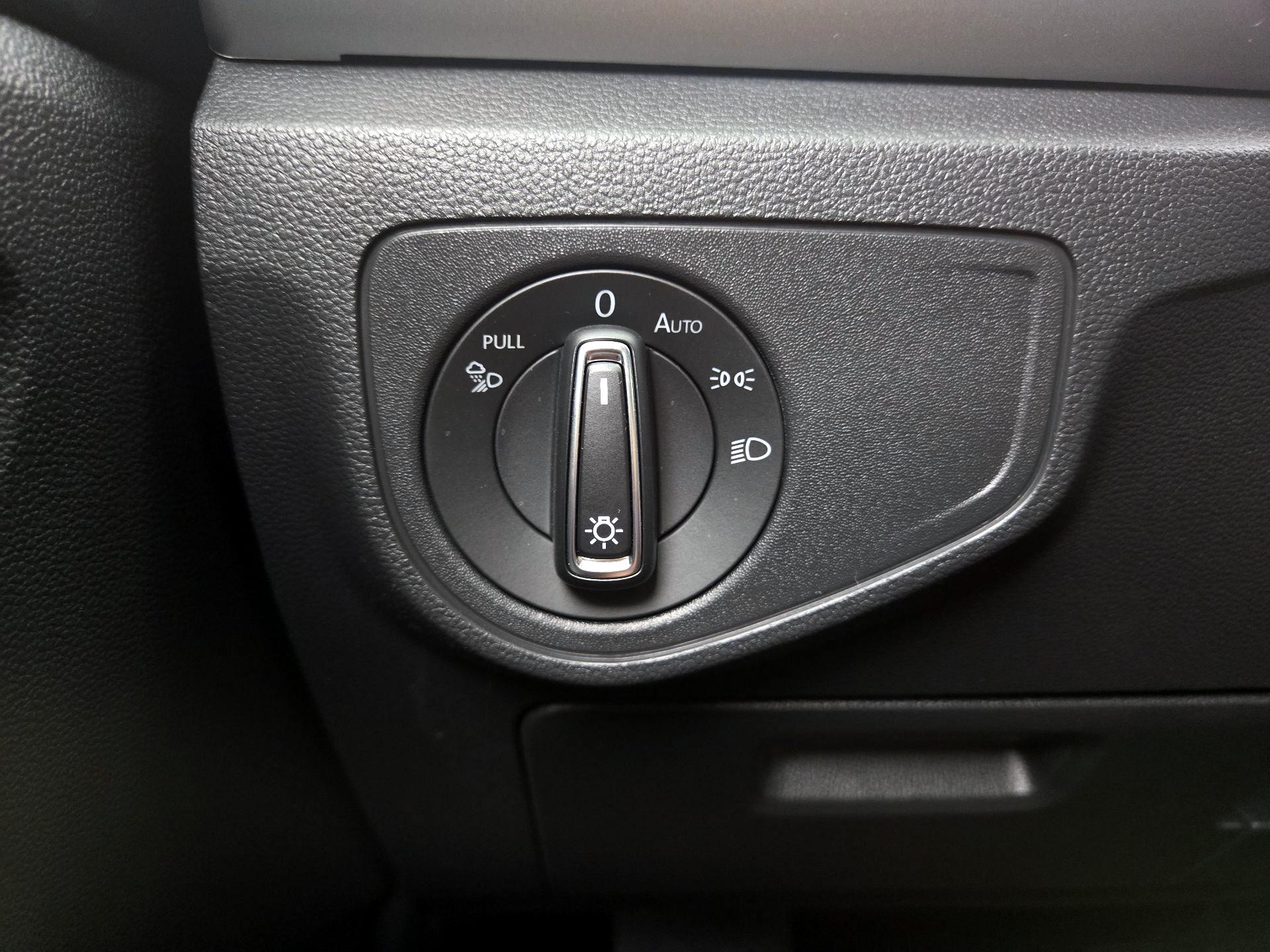 Thumbnail: 2023 Volkswagen Atlas - 13