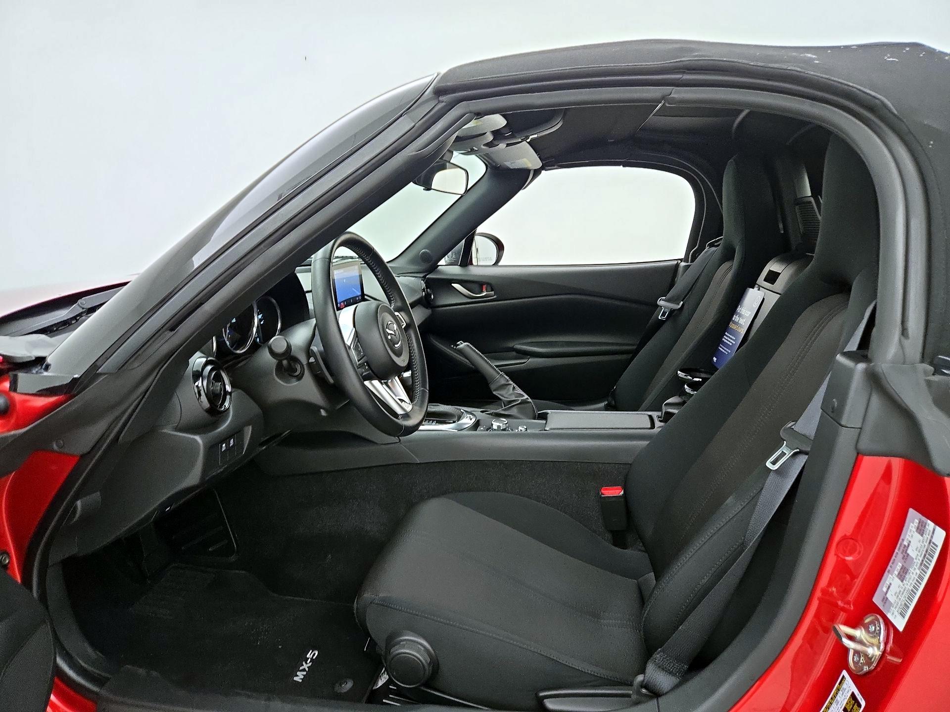 Thumbnail: 2020 Mazda MX-5 Miata - 11
