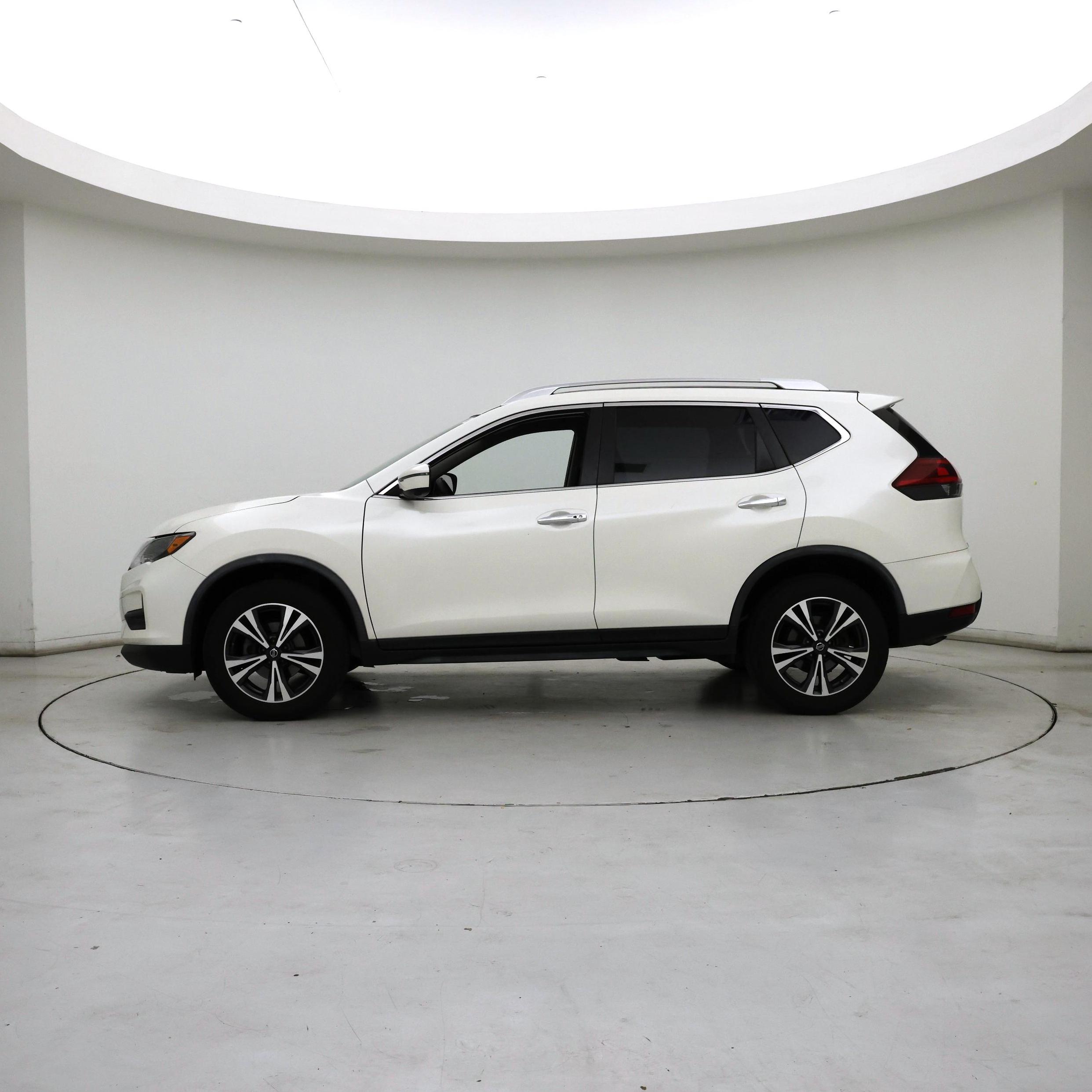 Thumbnail: 2019 Nissan Rogue - 3