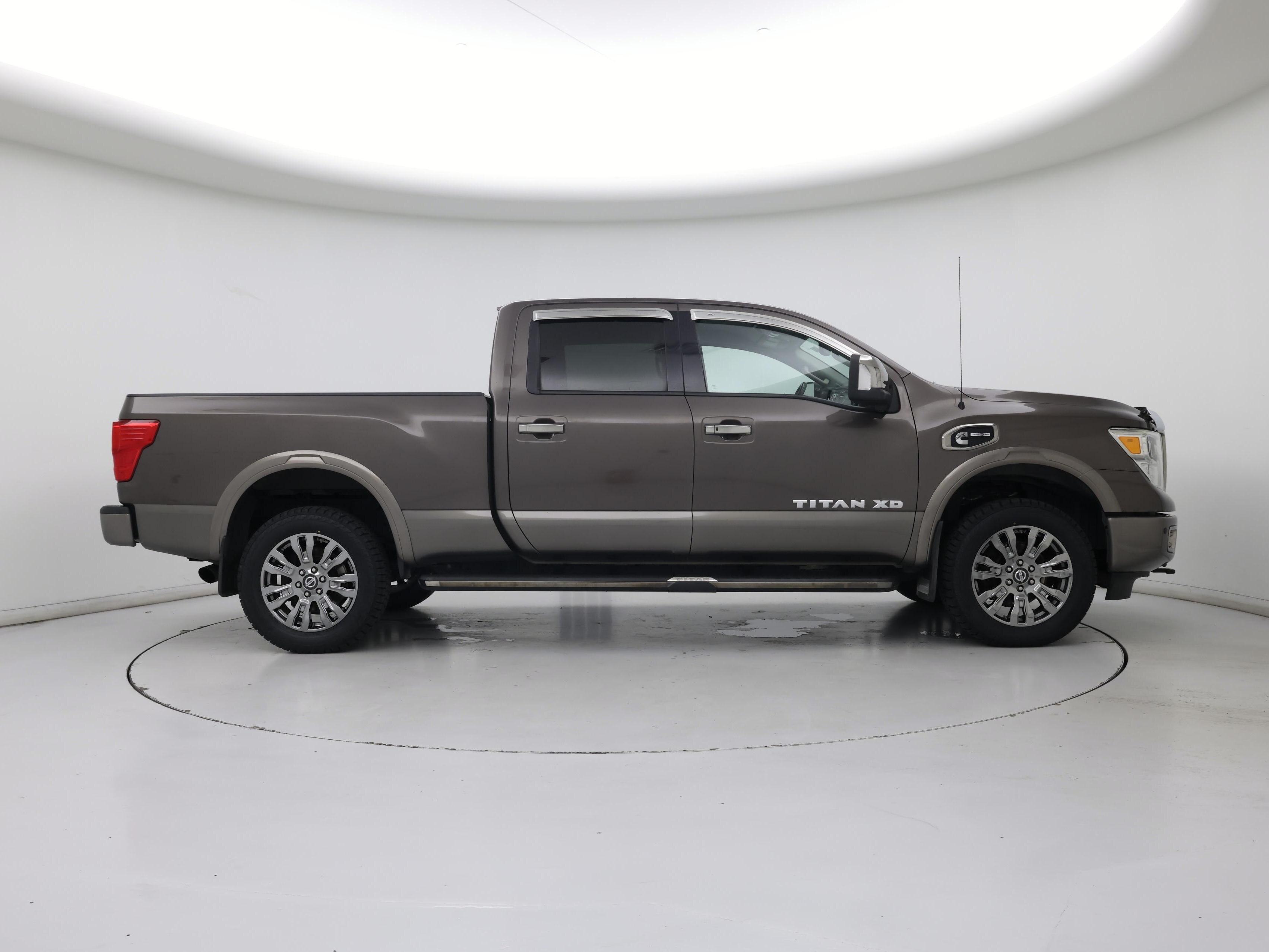 Thumbnail: 2017 Nissan Titan - 7