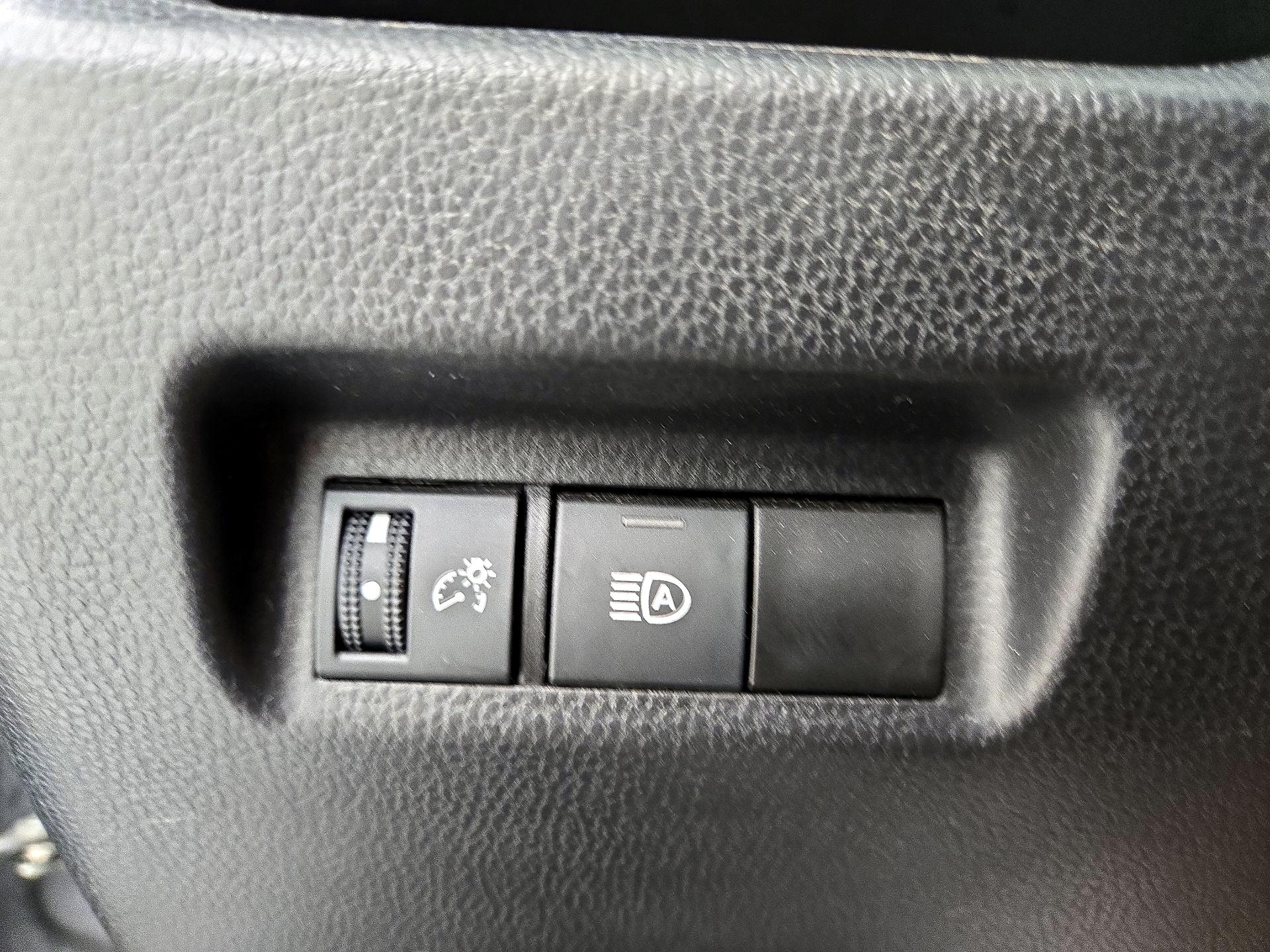 Thumbnail: 2021 Toyota RAV4 - 13