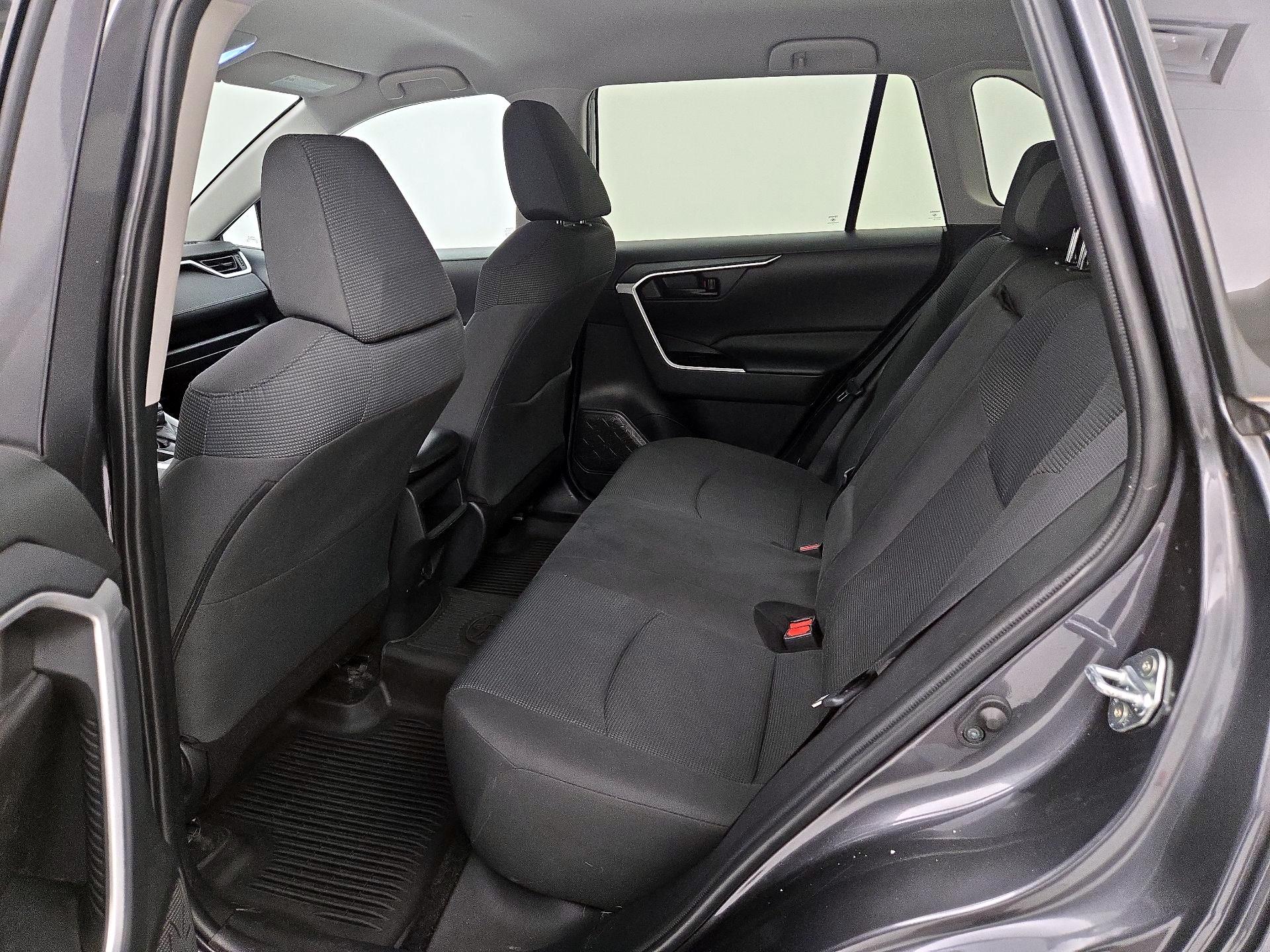 Thumbnail: 2021 Toyota RAV4 - 19