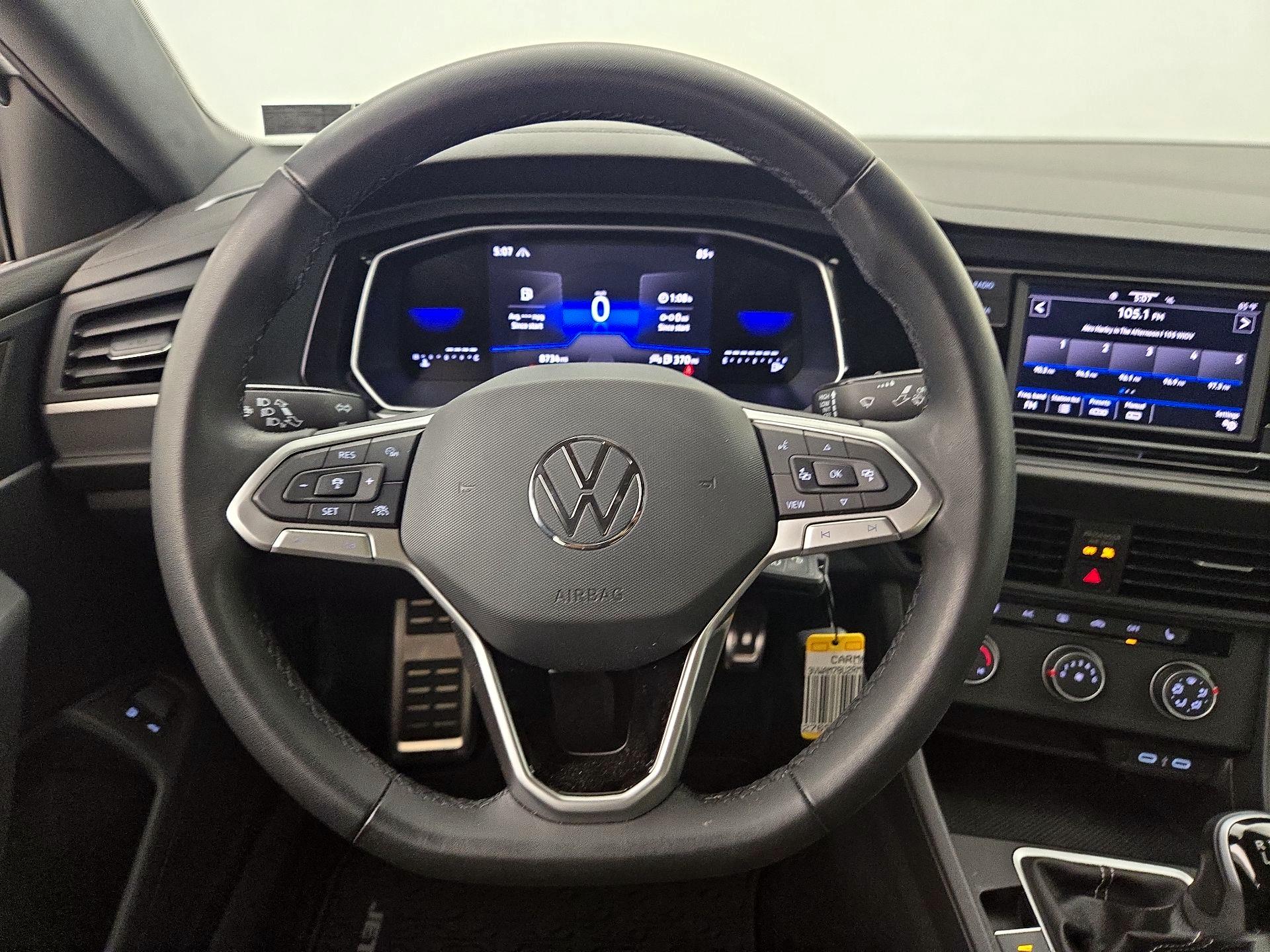 Thumbnail: 2024 Volkswagen Jetta - 10