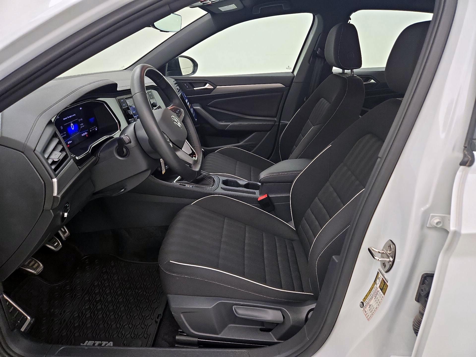 Thumbnail: 2024 Volkswagen Jetta - 11