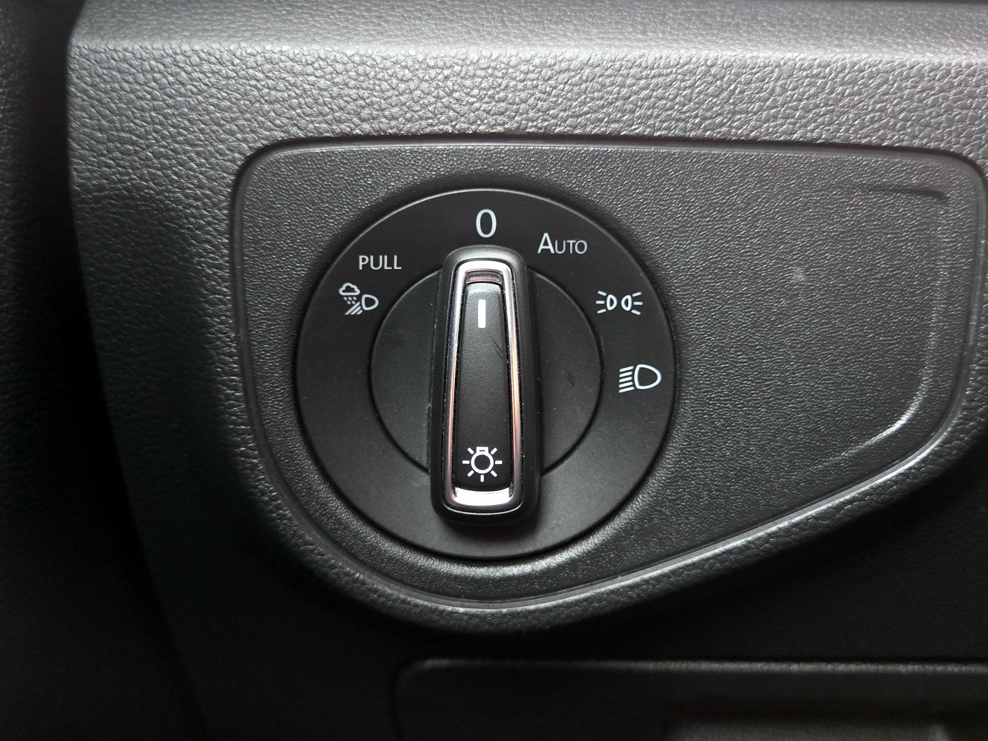 Thumbnail: 2021 Volkswagen Atlas - 13