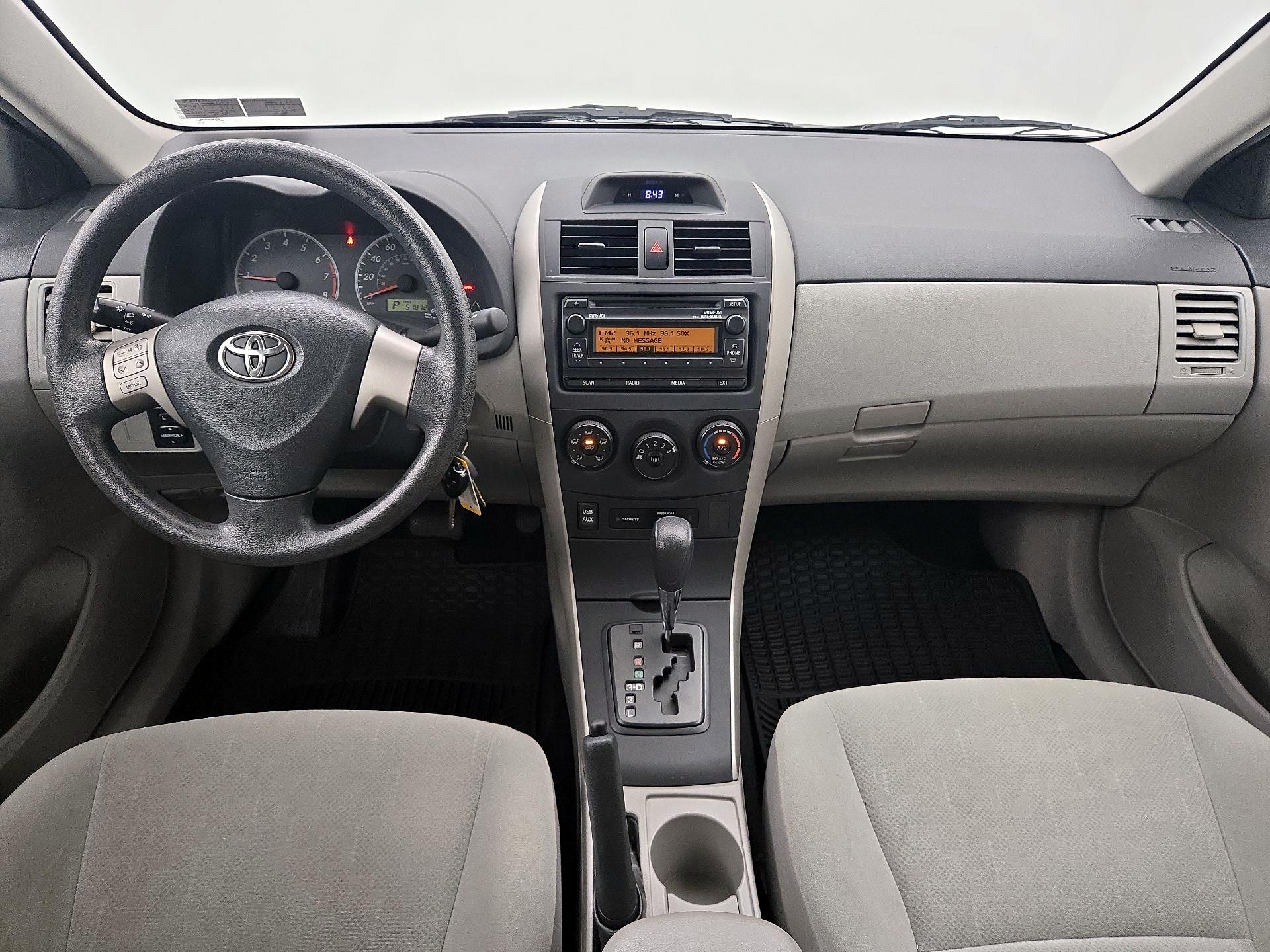 Thumbnail: 2013 Toyota Corolla - 9