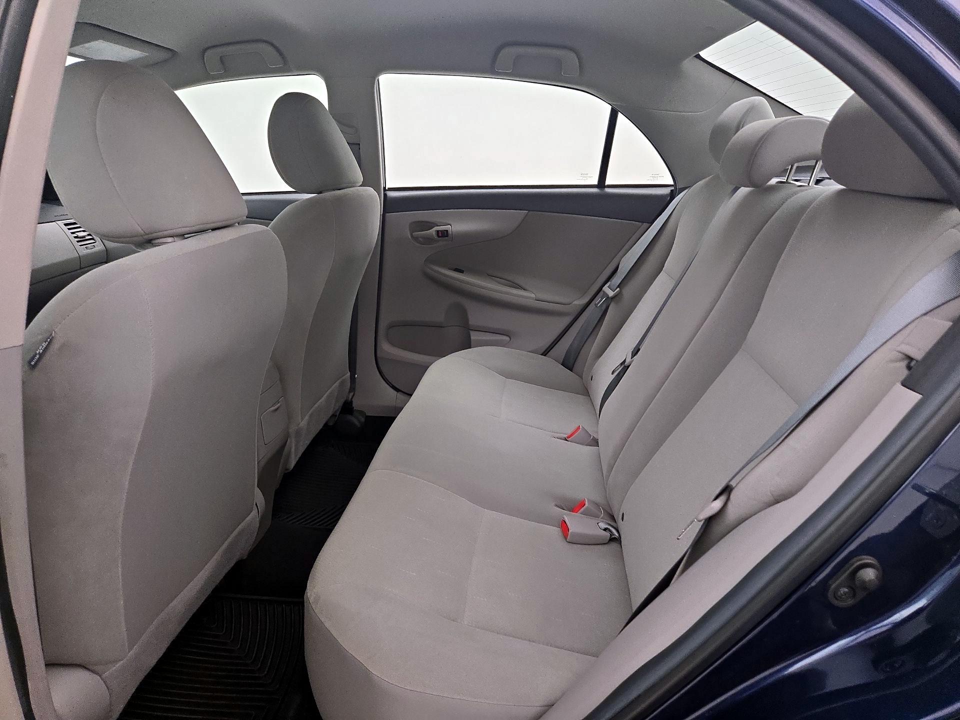 Thumbnail: 2013 Toyota Corolla - 18