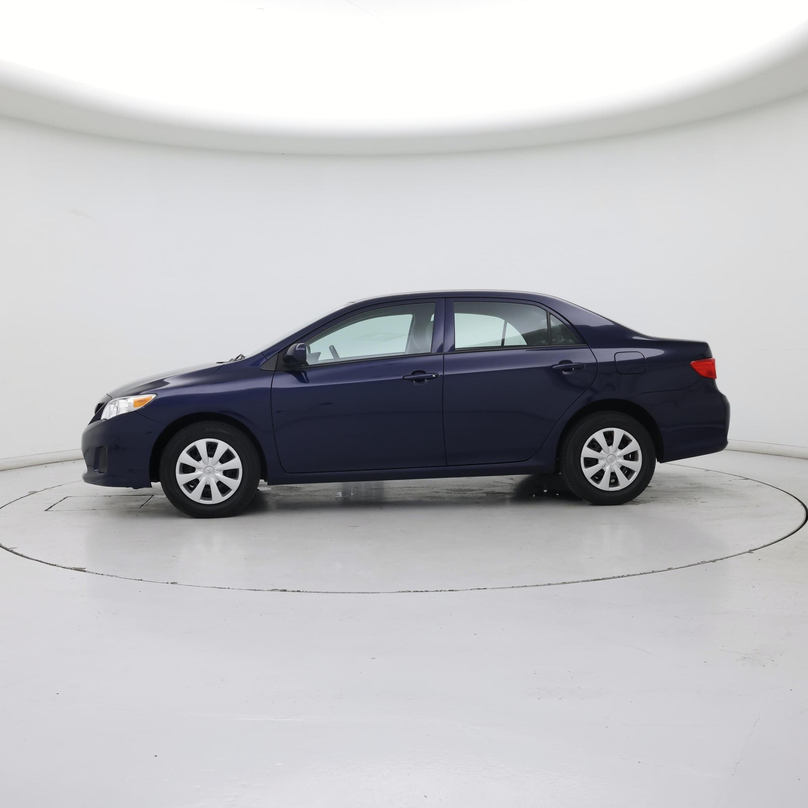 Thumbnail: 2013 Toyota Corolla - 3