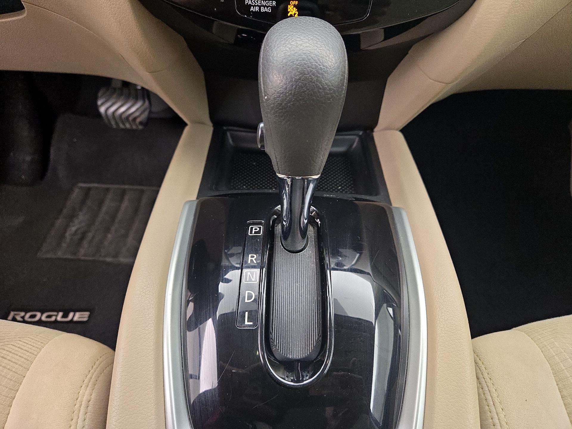 Thumbnail: 2016 Nissan Rogue - 18