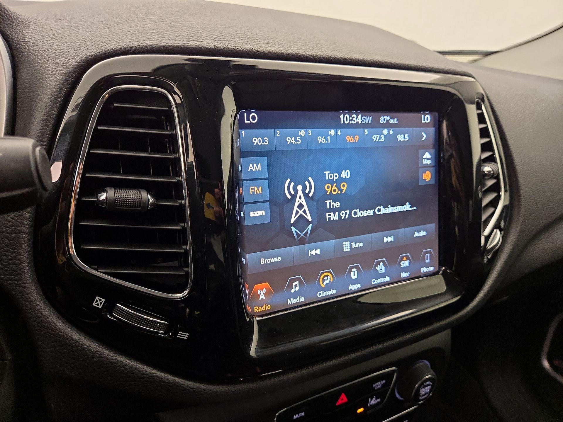 Thumbnail: 2017 Jeep Compass - 15